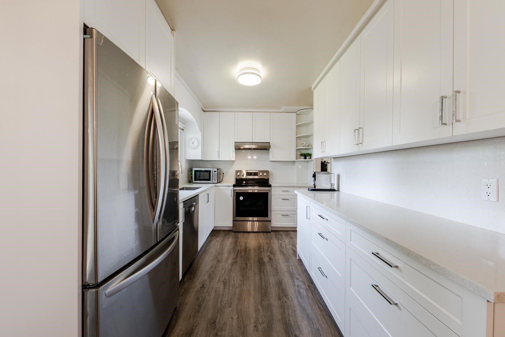 3778 Killarney Street, Port Coquitlam, BC - Indoor Photo Showing Kitchen