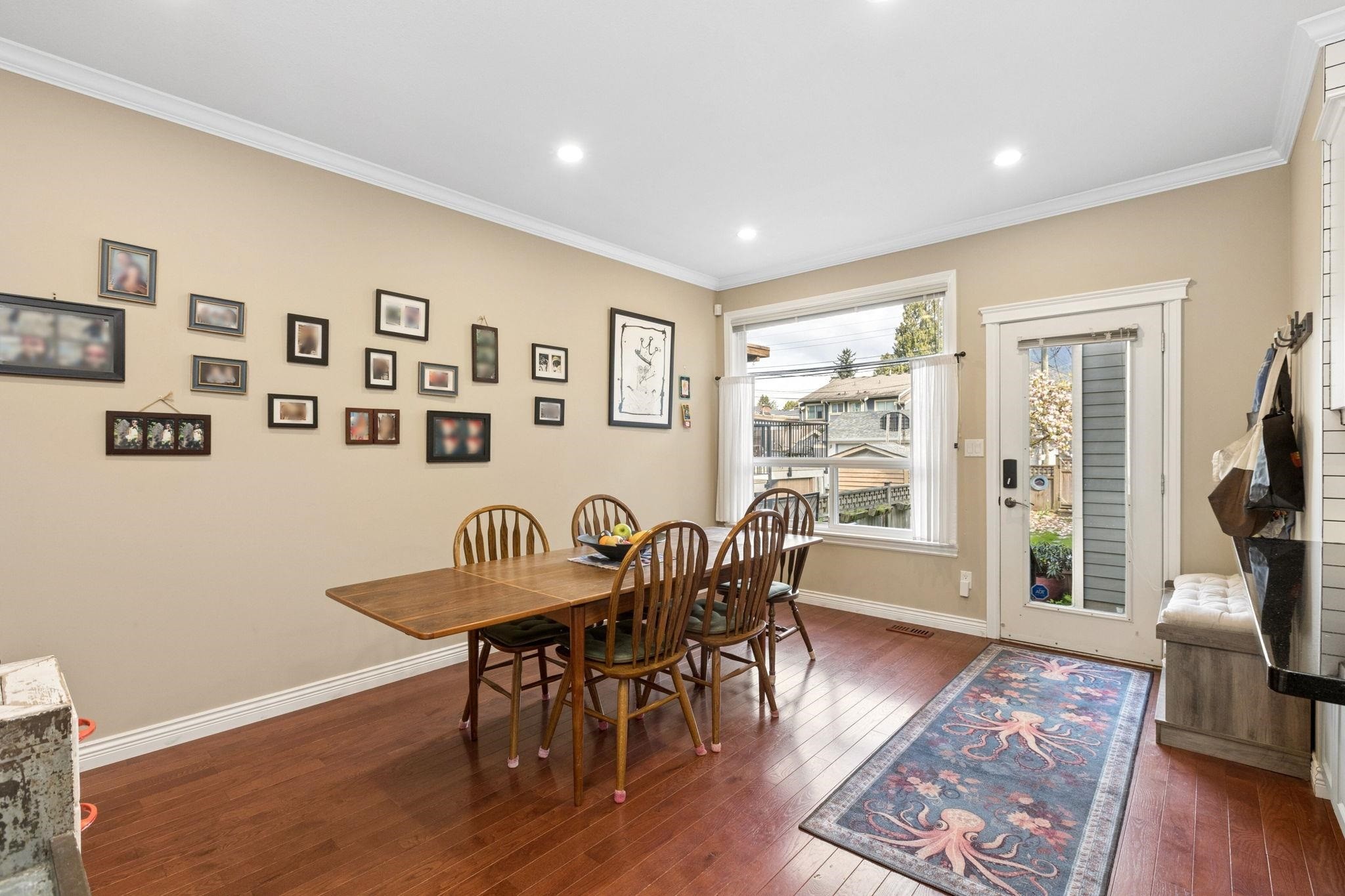 250 17Th Street E, North Vancouver, BC