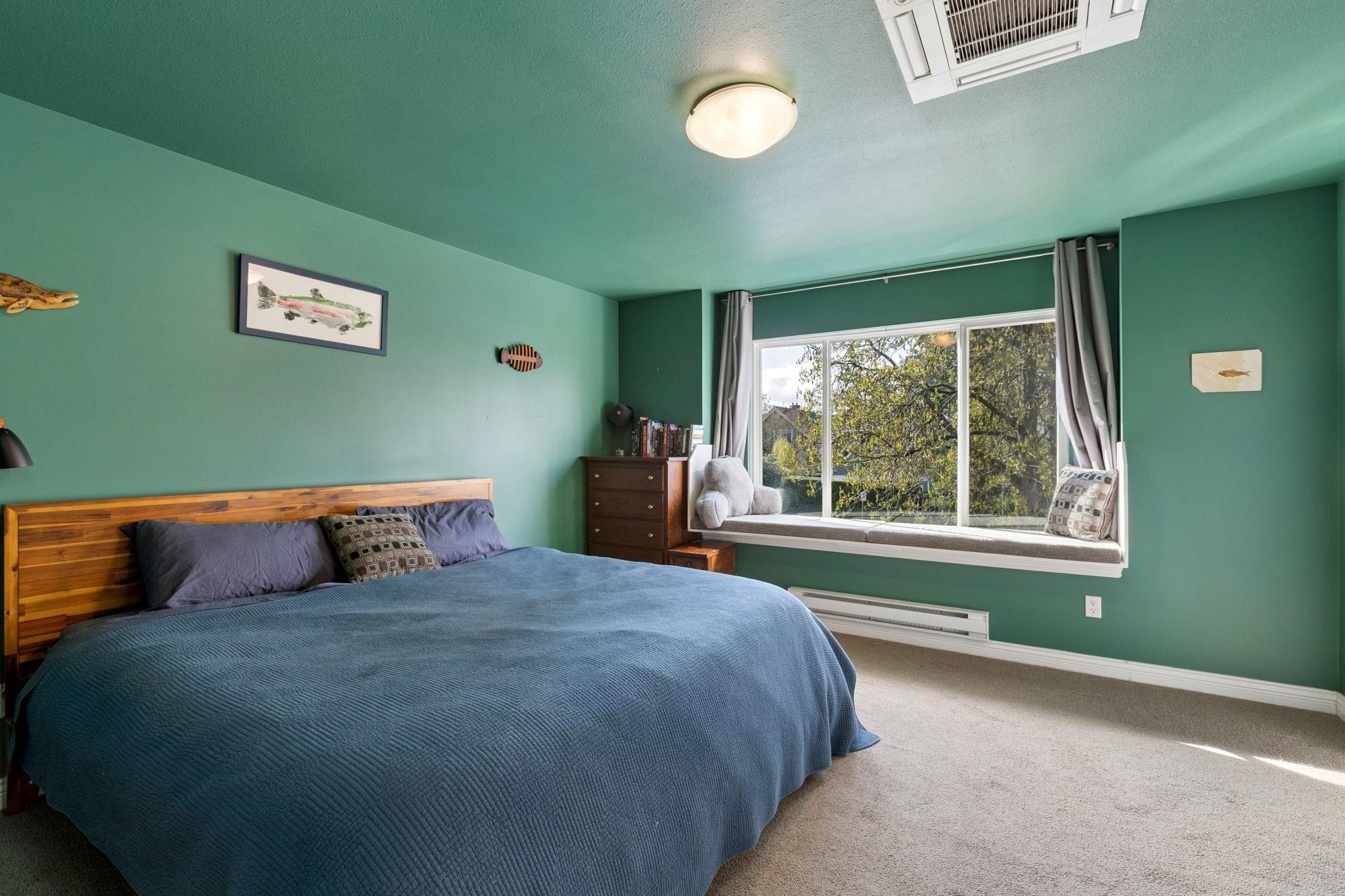 250 17Th Street E, North Vancouver, BC