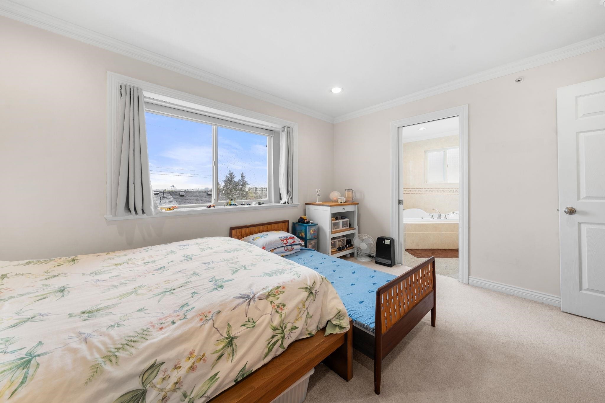 62 61St Avenue E, Vancouver, BC