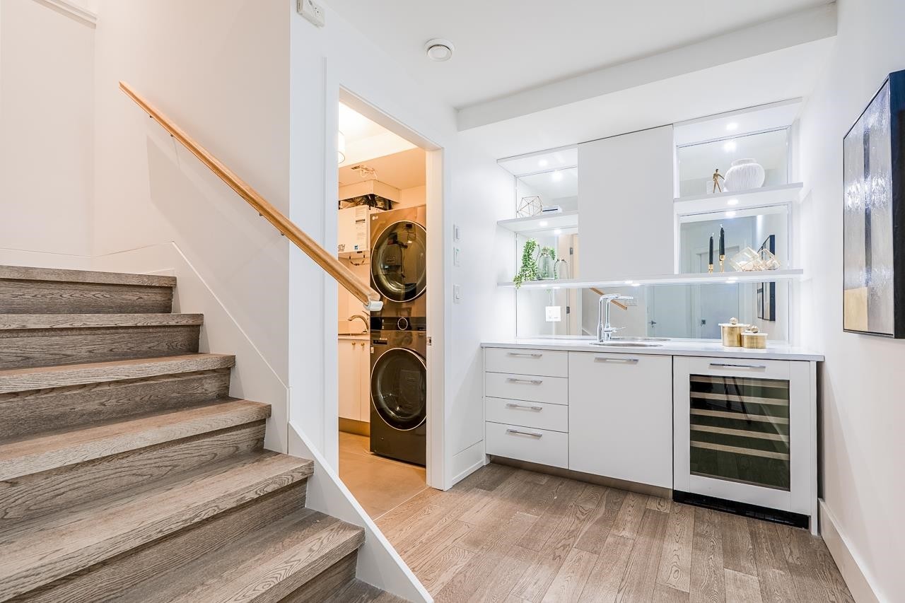 4691 9Th Avenue W, Vancouver, BC