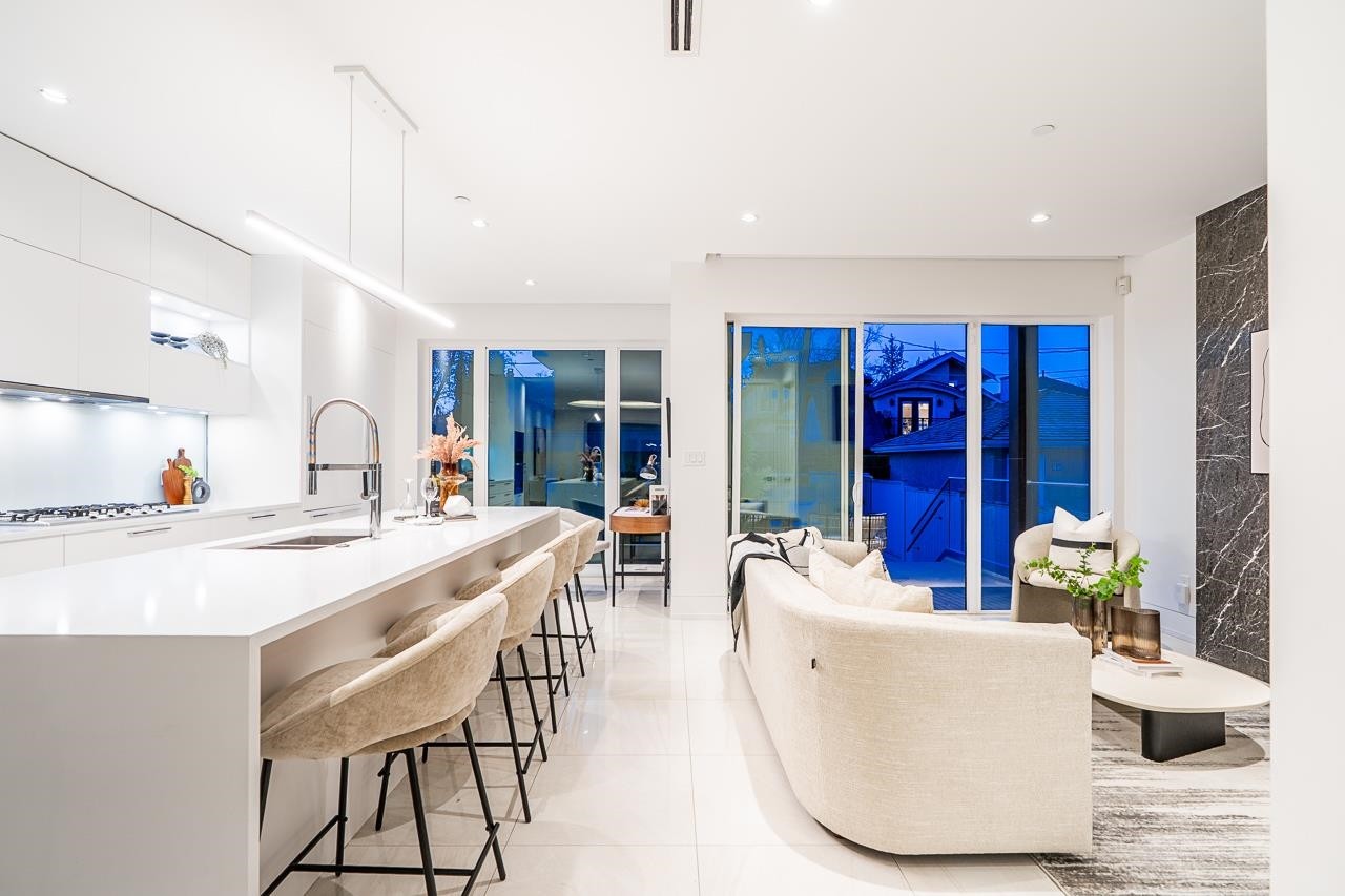 4691 9Th Avenue W, Vancouver, BC