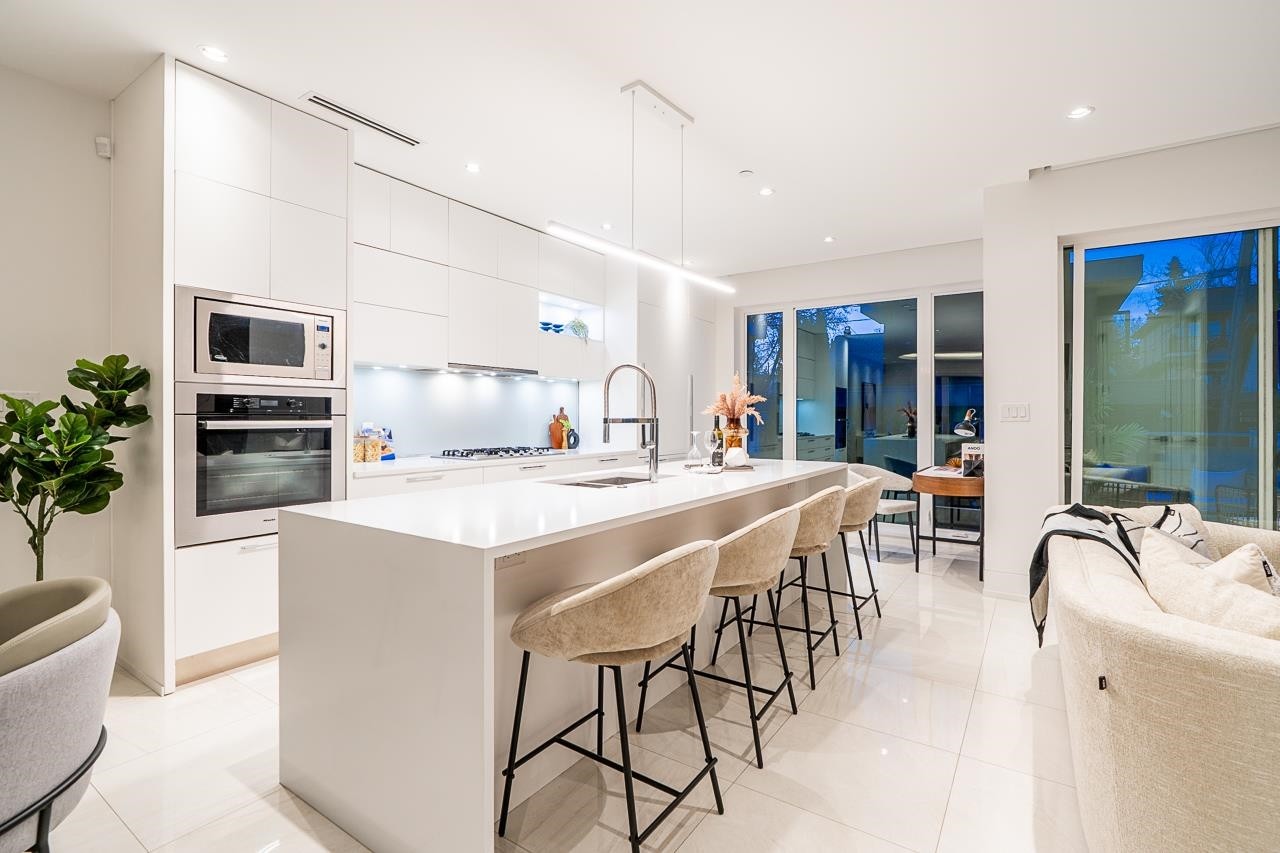 4691 9Th Avenue W, Vancouver, BC