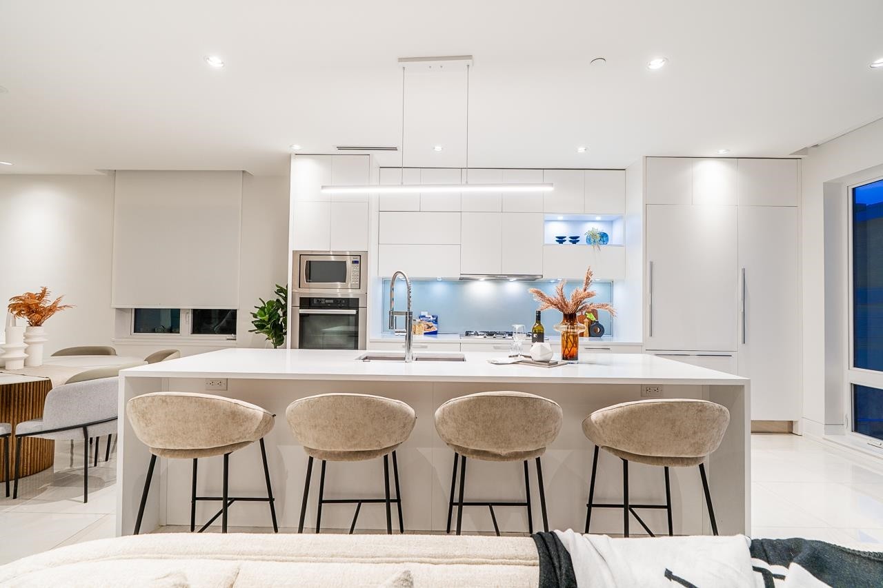 4691 9Th Avenue W, Vancouver, BC