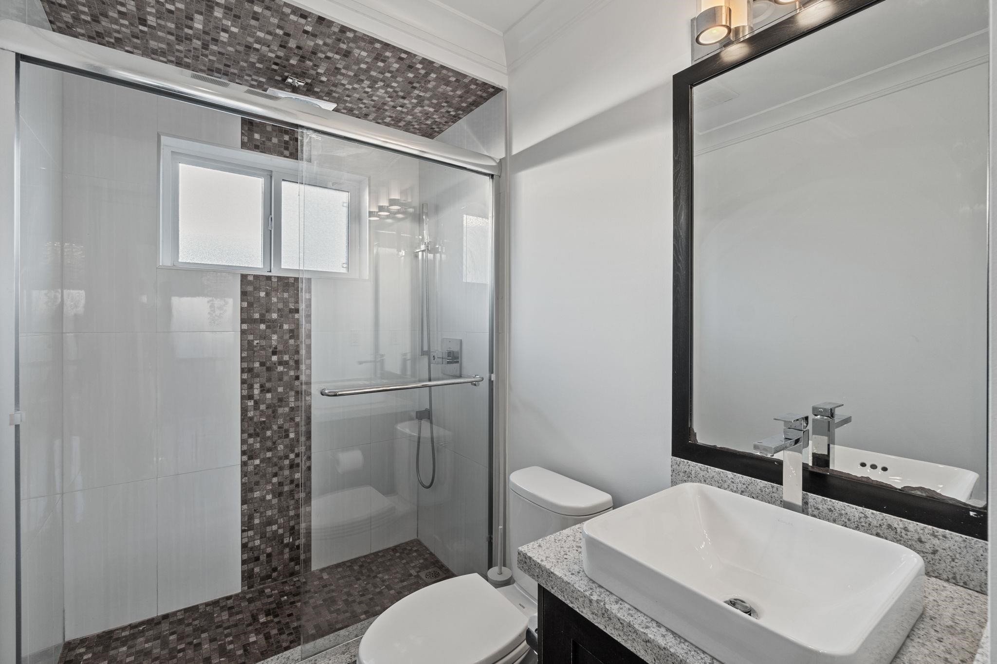 831 King Edward Avenue E, Vancouver, BC