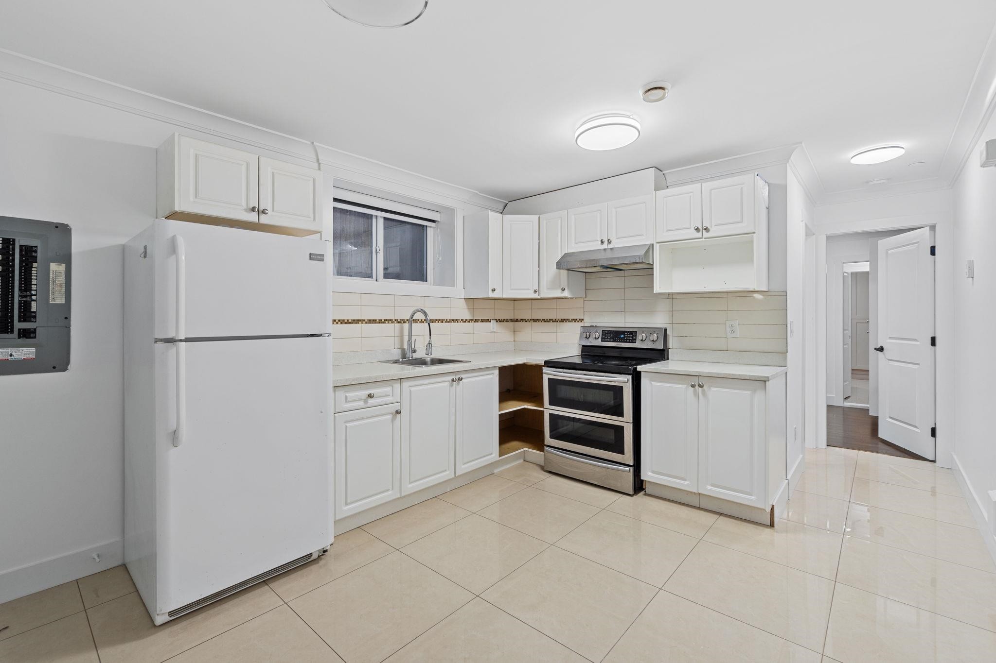 831 King Edward Avenue E, Vancouver, BC