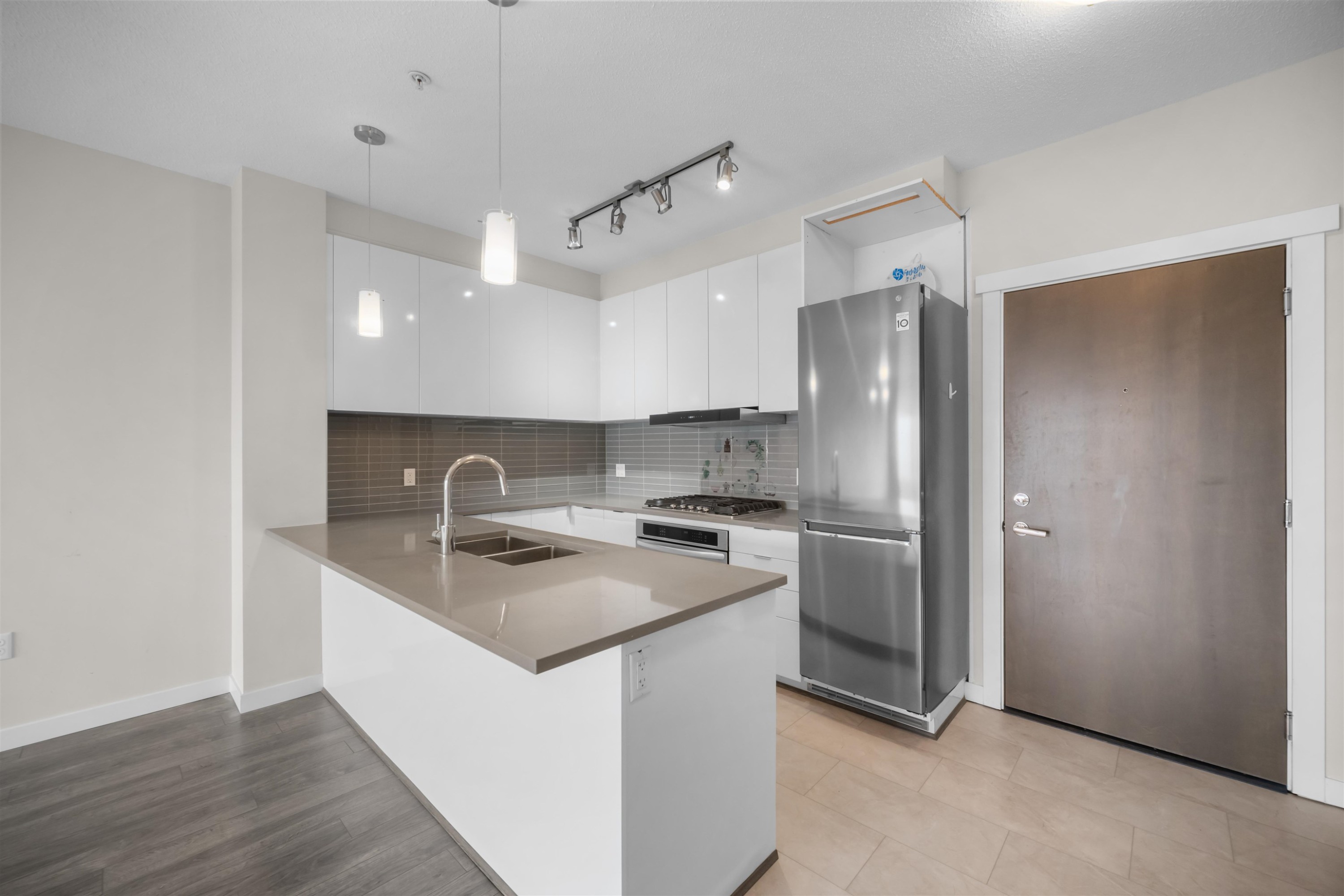 603-9399 Alexandra Road, Richmond, BC