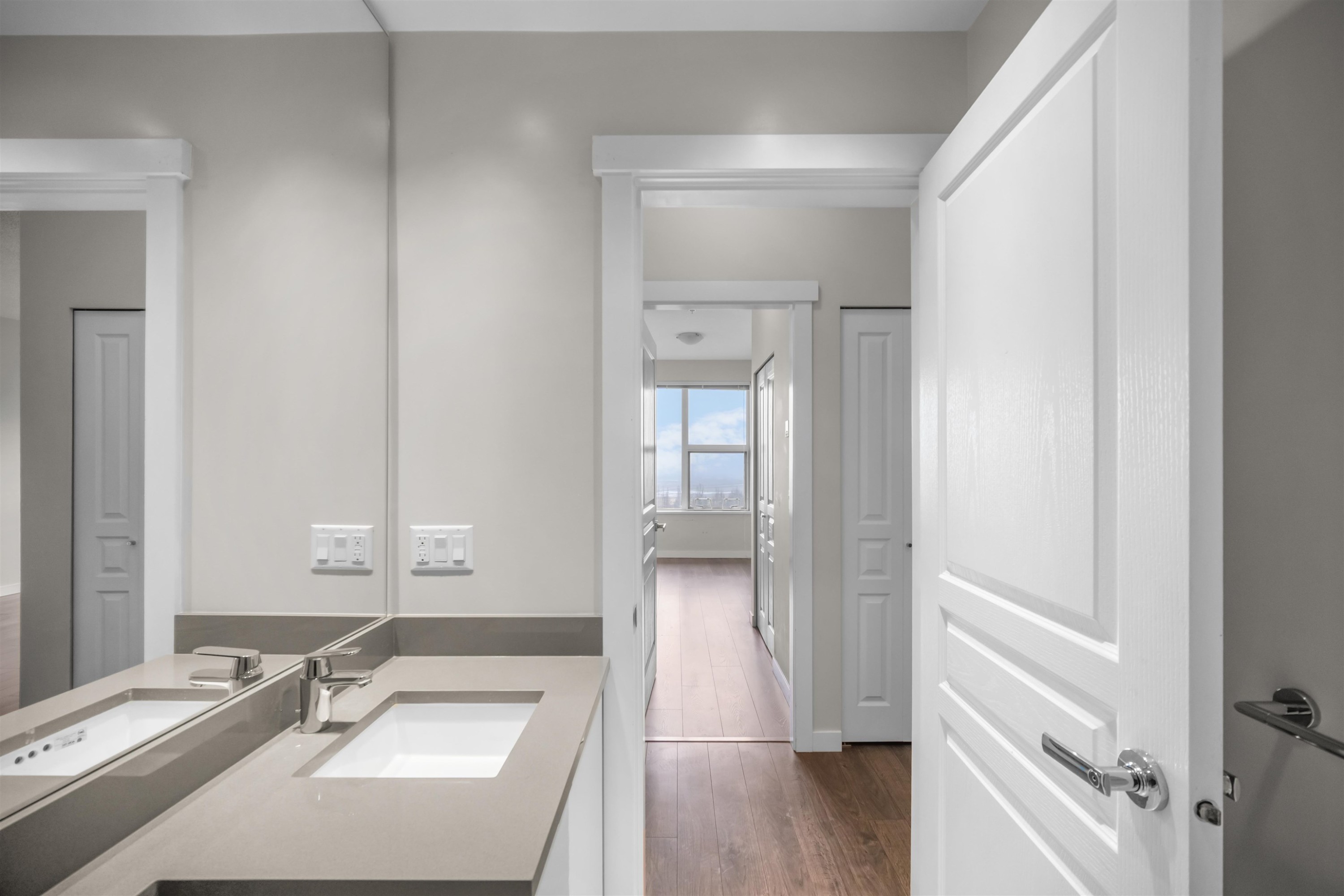 603-9399 Alexandra Road, Richmond, BC