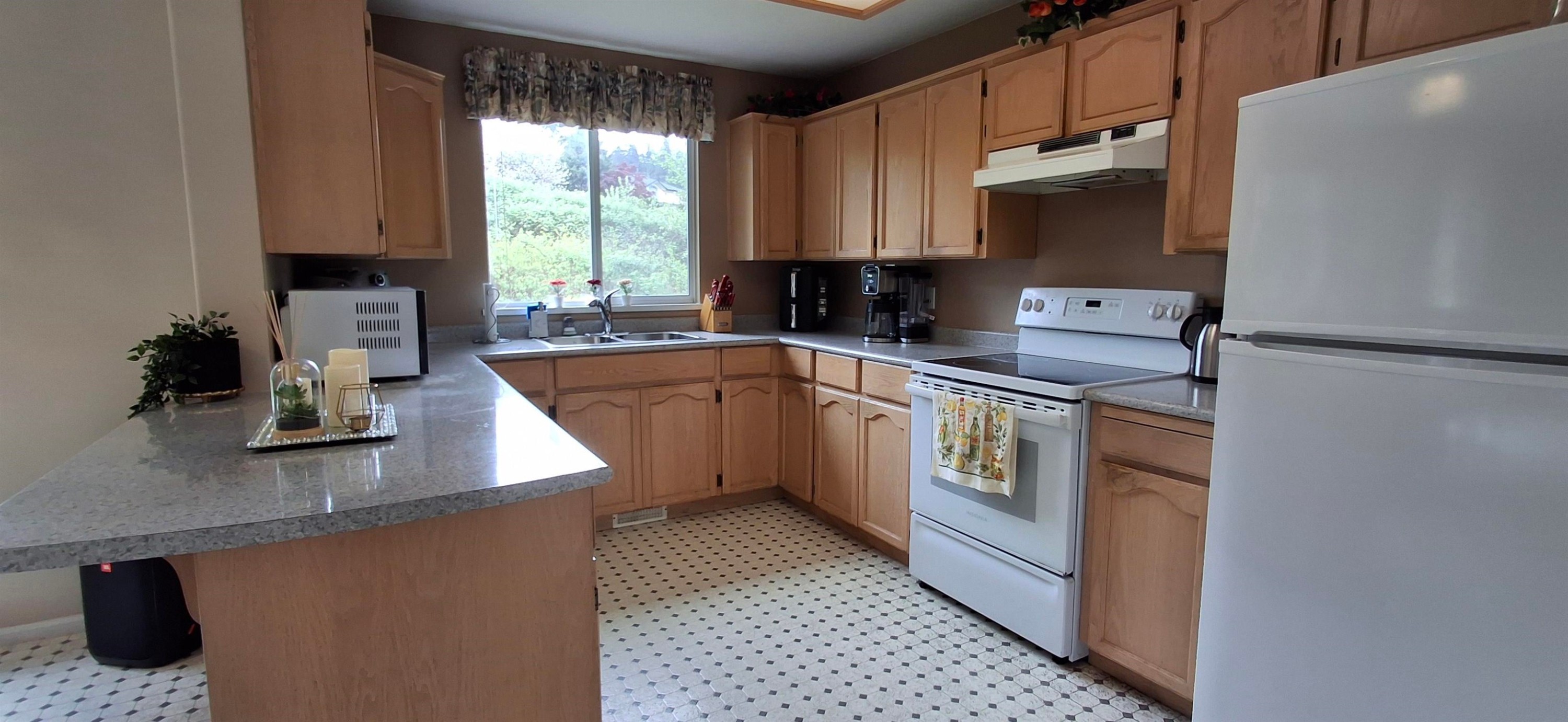 2925 Cliffrose Crescent, Coquitlam, BC
