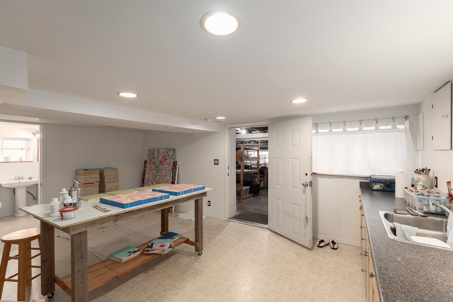 2002 13Th Avenue E, Vancouver, BC