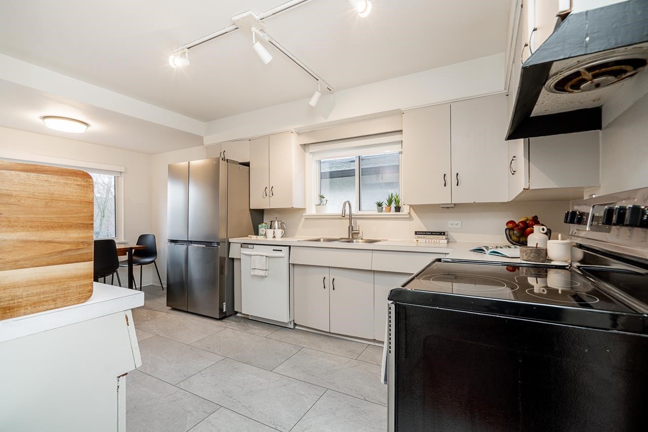 134 40Th Avenue W, Vancouver, BC