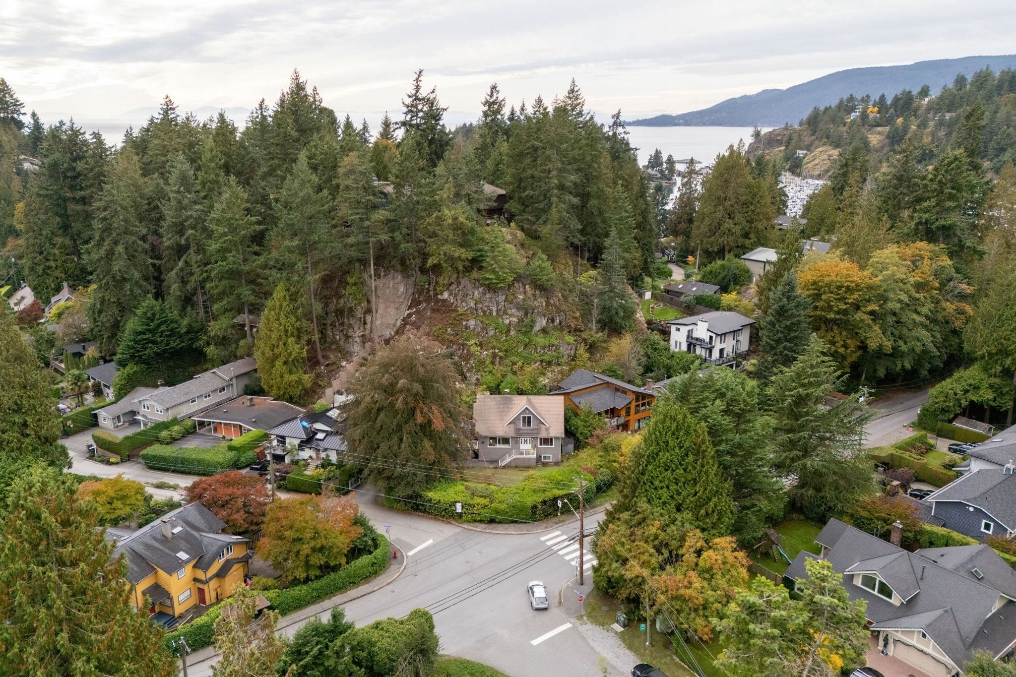 5607 Eagle Harbour Road, West Vancouver, BC