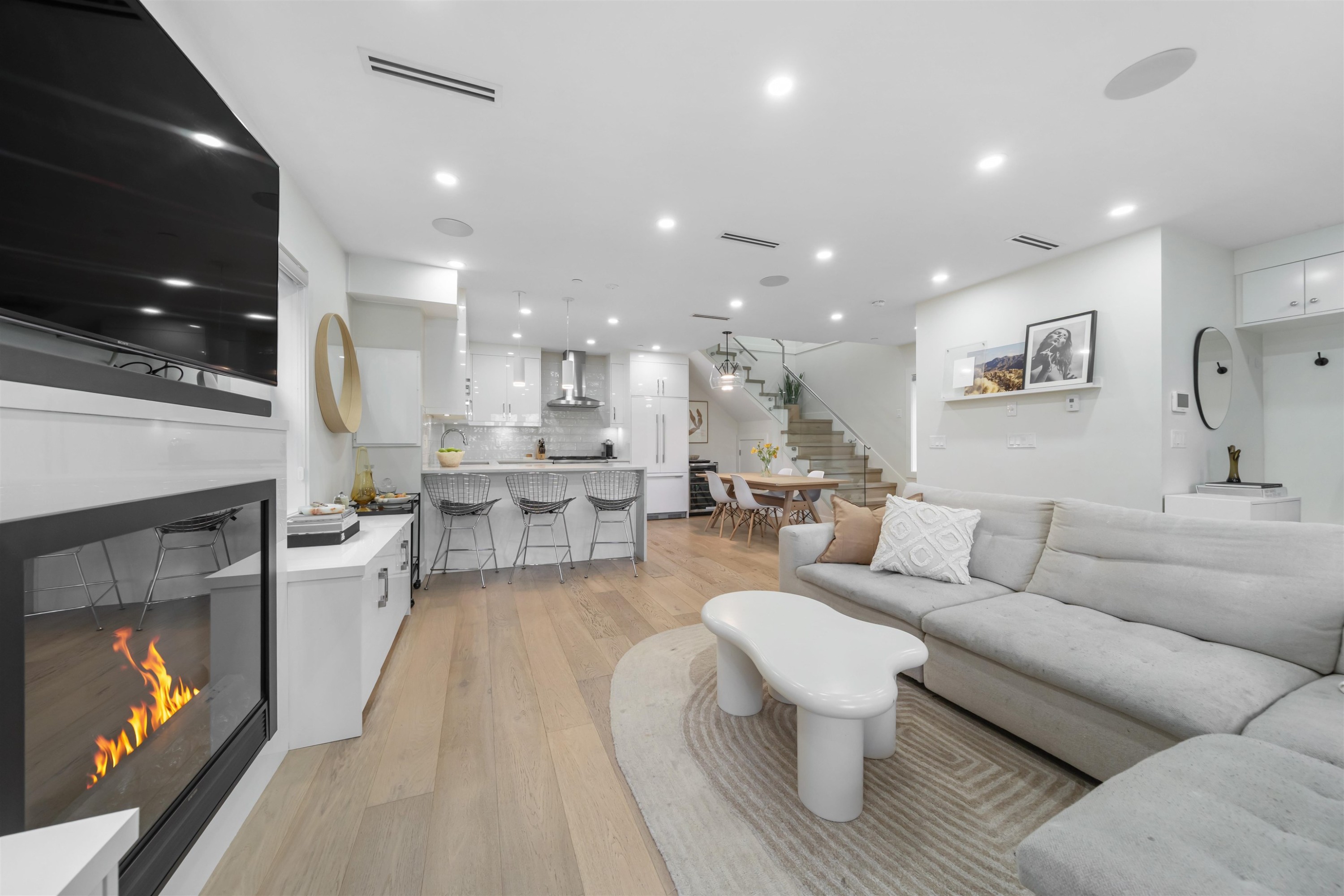 1758 14Th Avenue E, Vancouver, BC