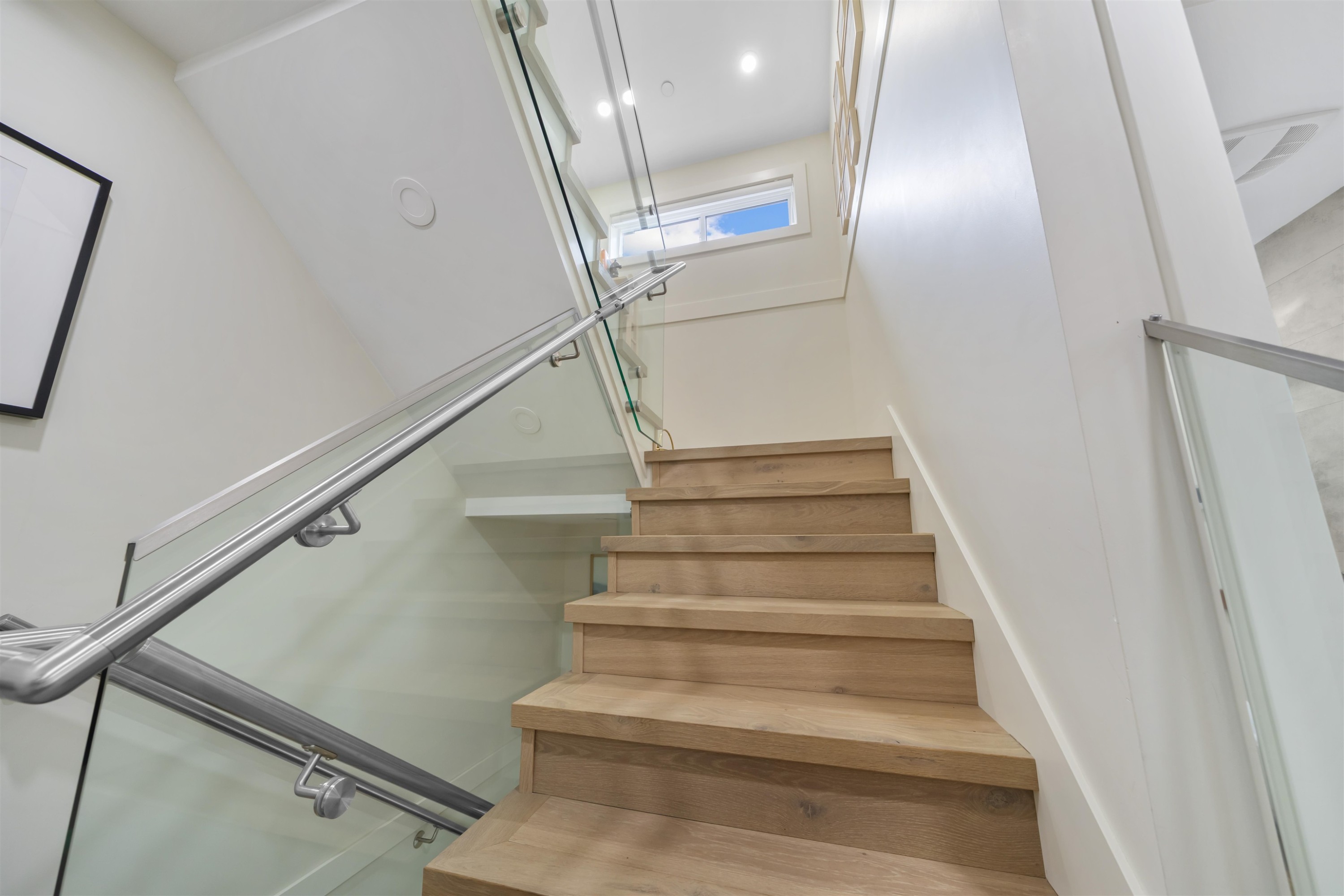 1758 14Th Avenue E, Vancouver, BC