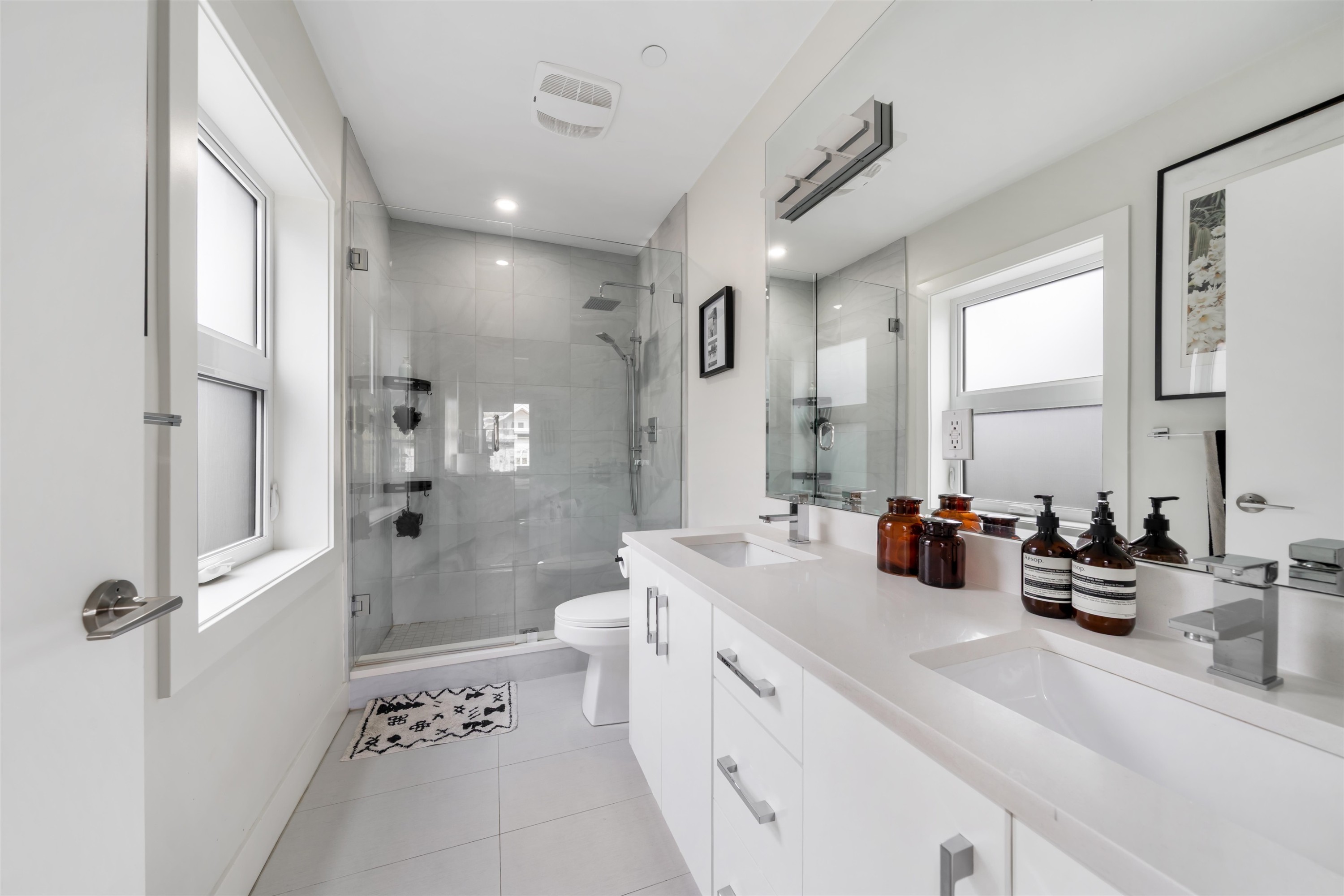 1758 14Th Avenue E, Vancouver, BC