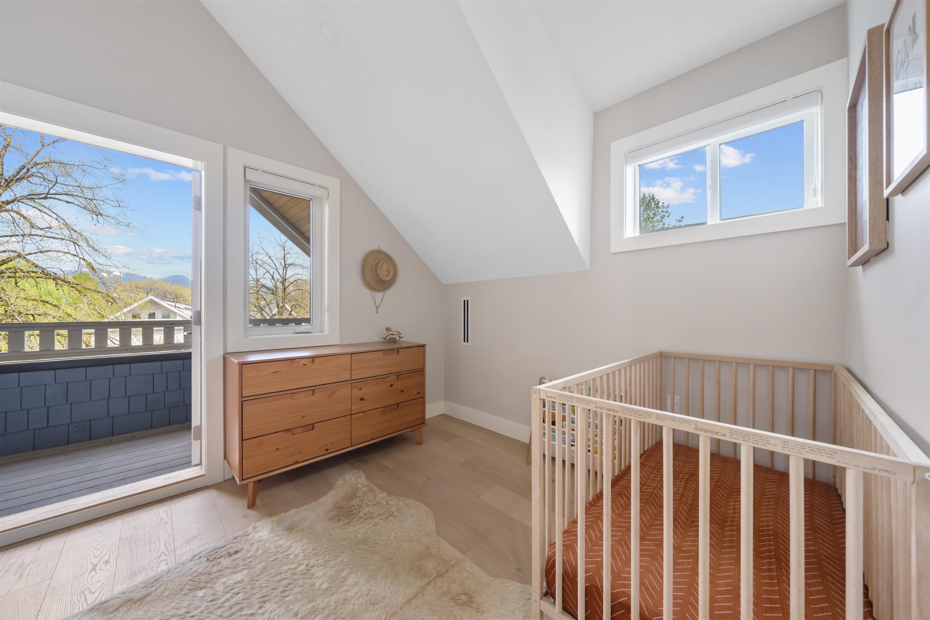 1758 14Th Avenue E, Vancouver, BC