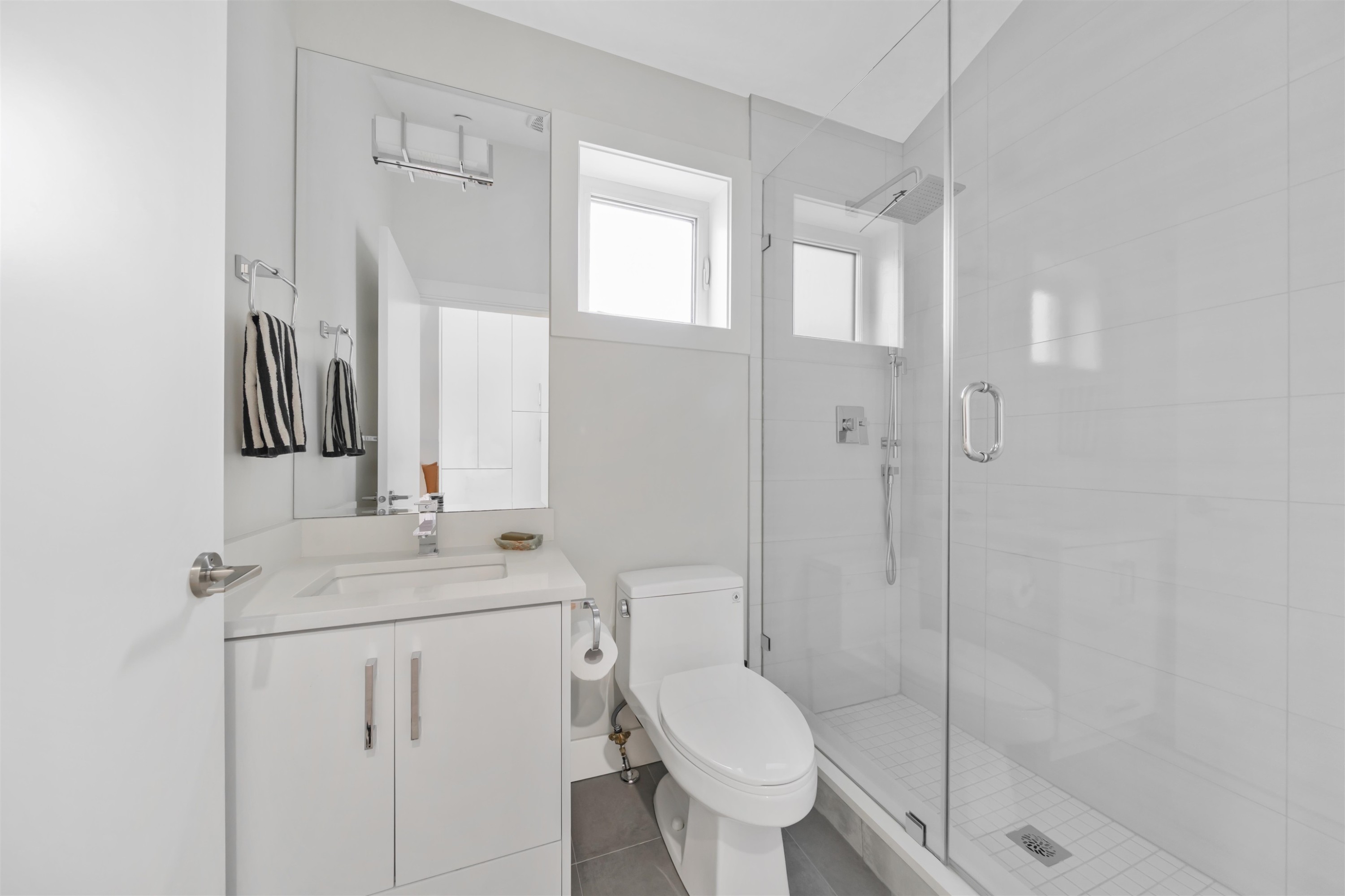 1758 14Th Avenue E, Vancouver, BC