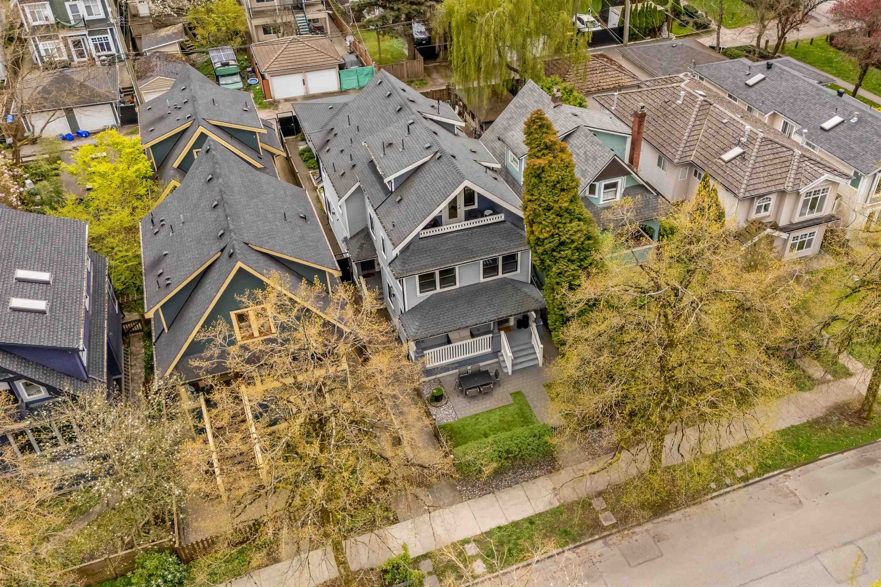 1758 14Th Avenue E, Vancouver, BC