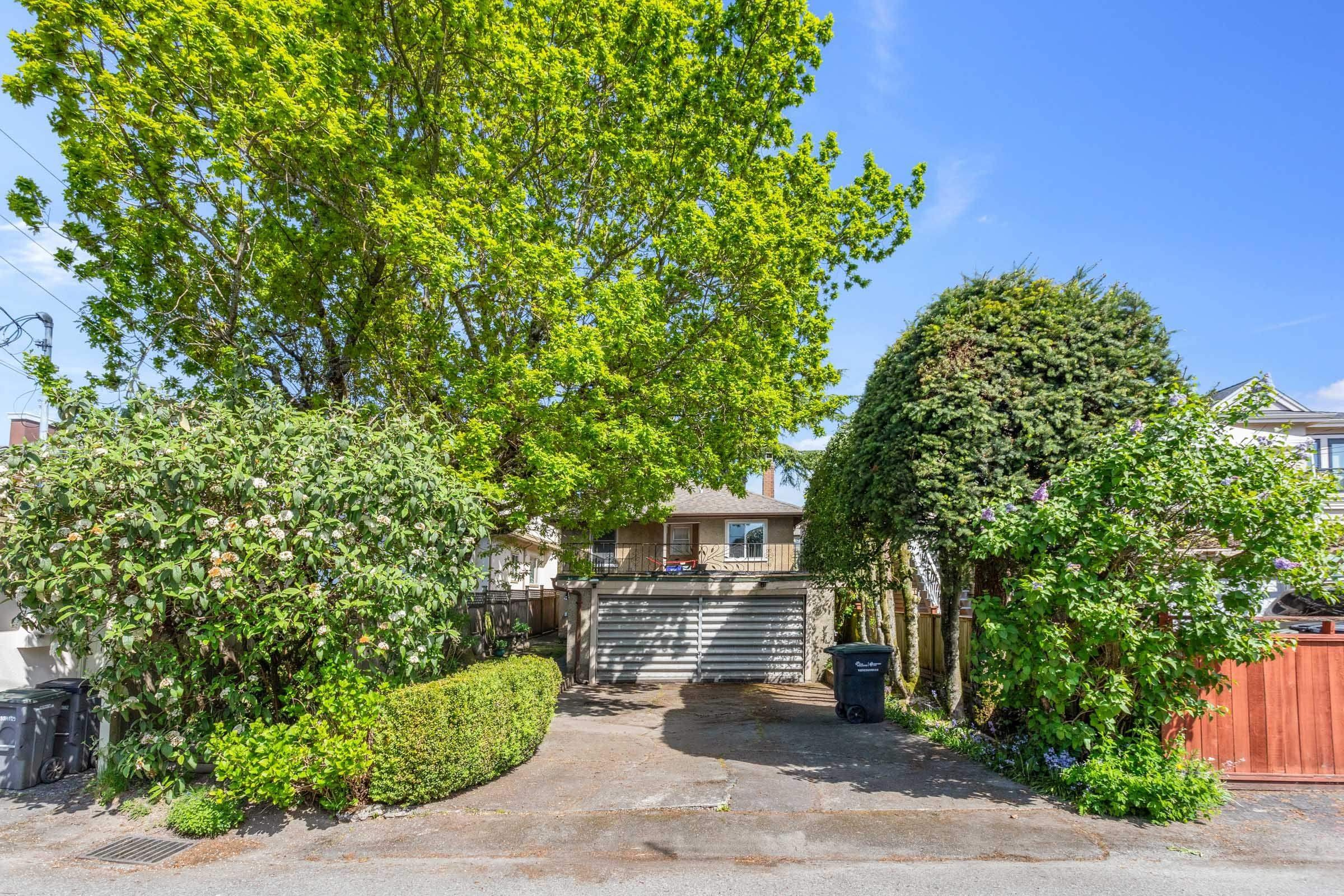 2876 18Th Avenue W, Vancouver, BC