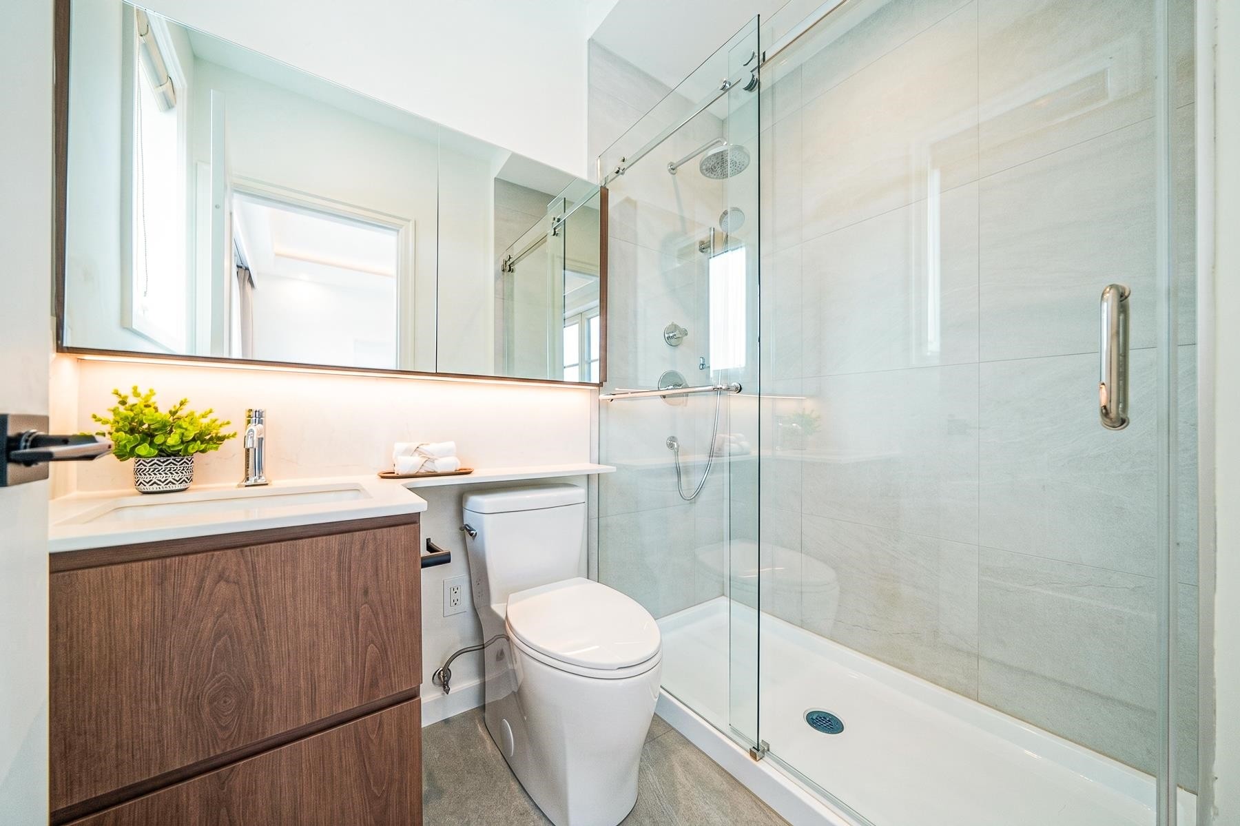 8271 Minler Road, Richmond, BC