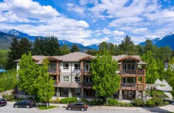 4-7450 Prospect Street Pemberton, BC V0N 2L1