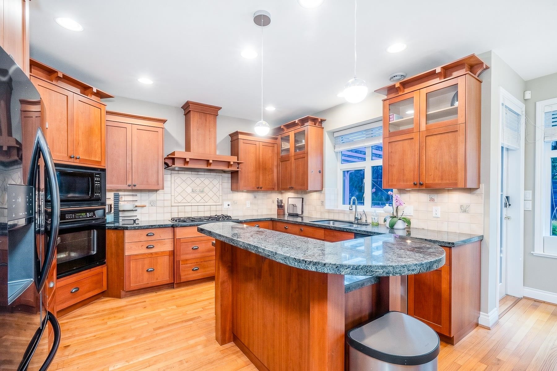 550 Keith Road, West Vancouver, BC