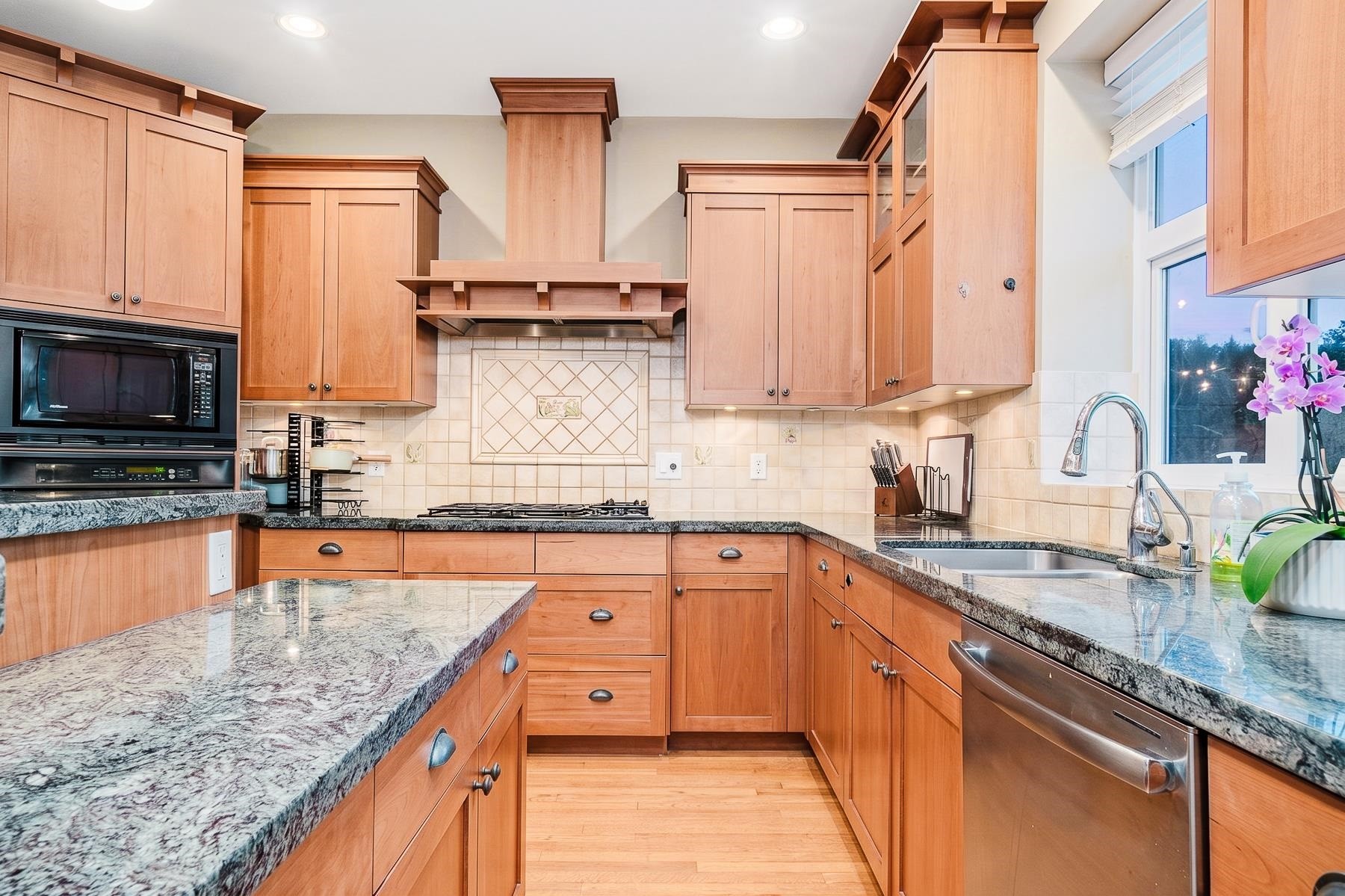 550 Keith Road, West Vancouver, BC