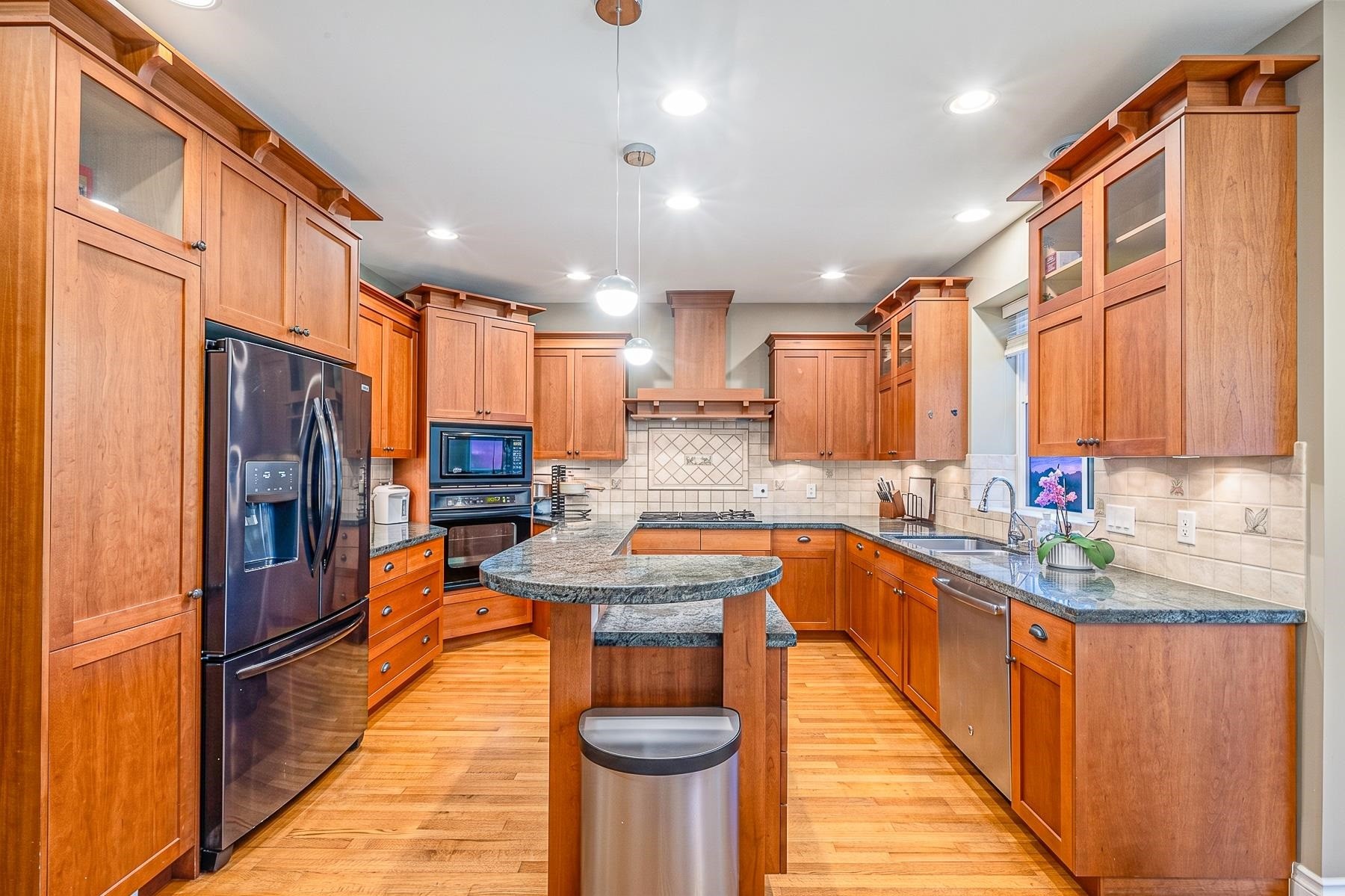 550 Keith Road, West Vancouver, BC