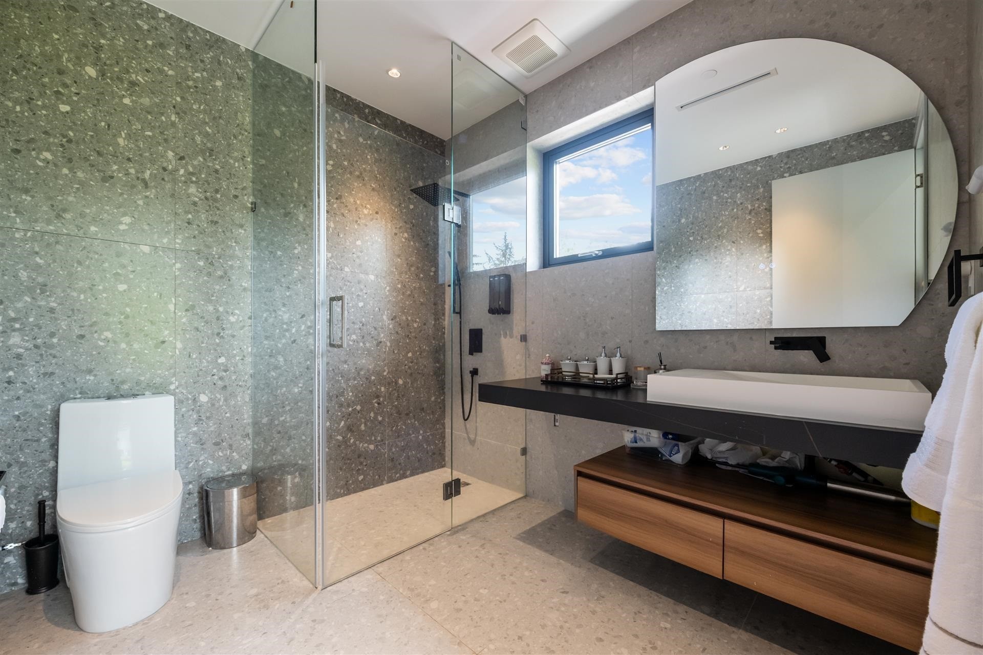 3823 51St Avenue W, Vancouver, BC