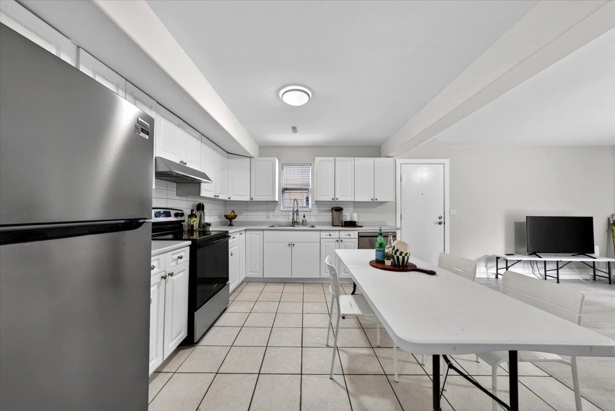 1422 Hockaday Street, Coquitlam, BC