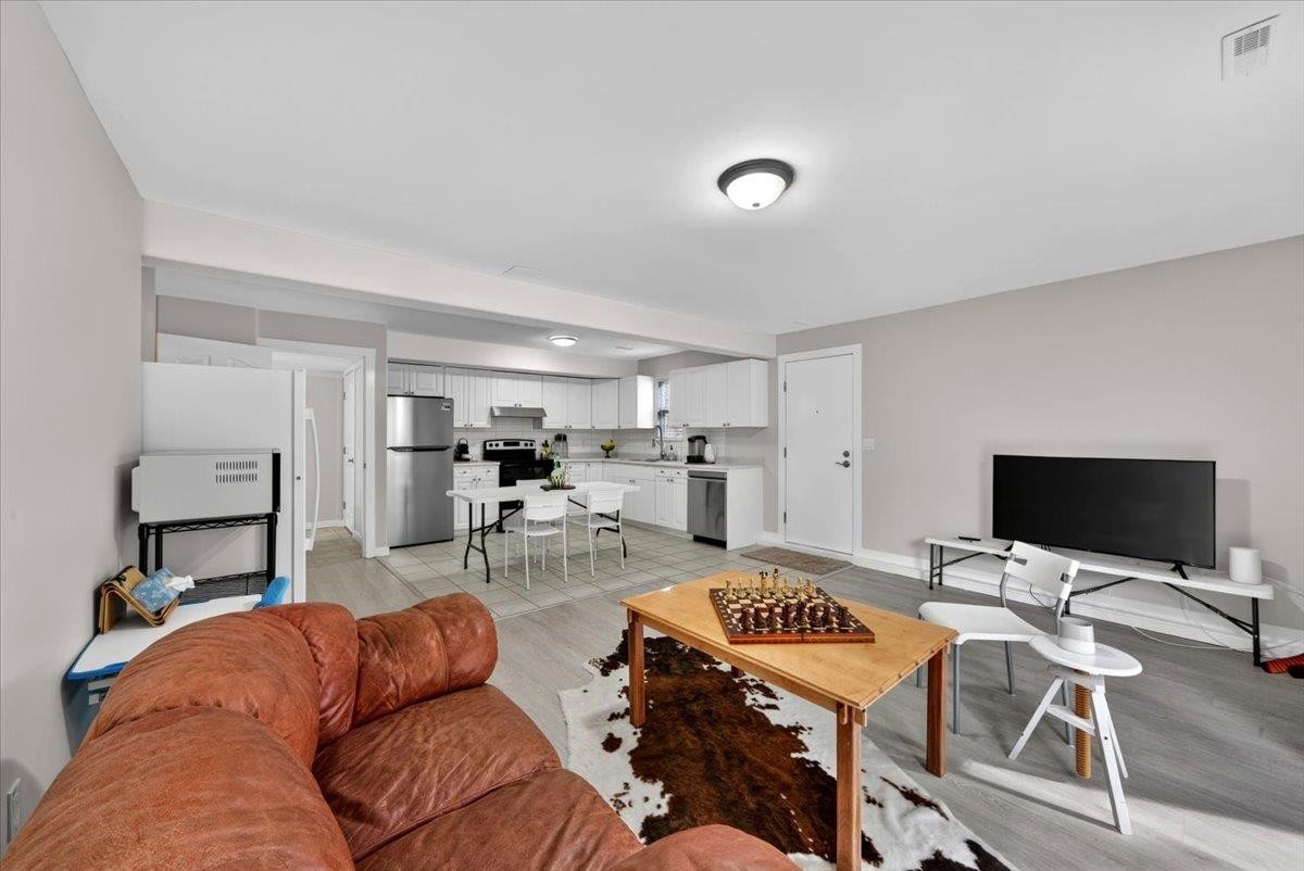 1422 Hockaday Street, Coquitlam, BC