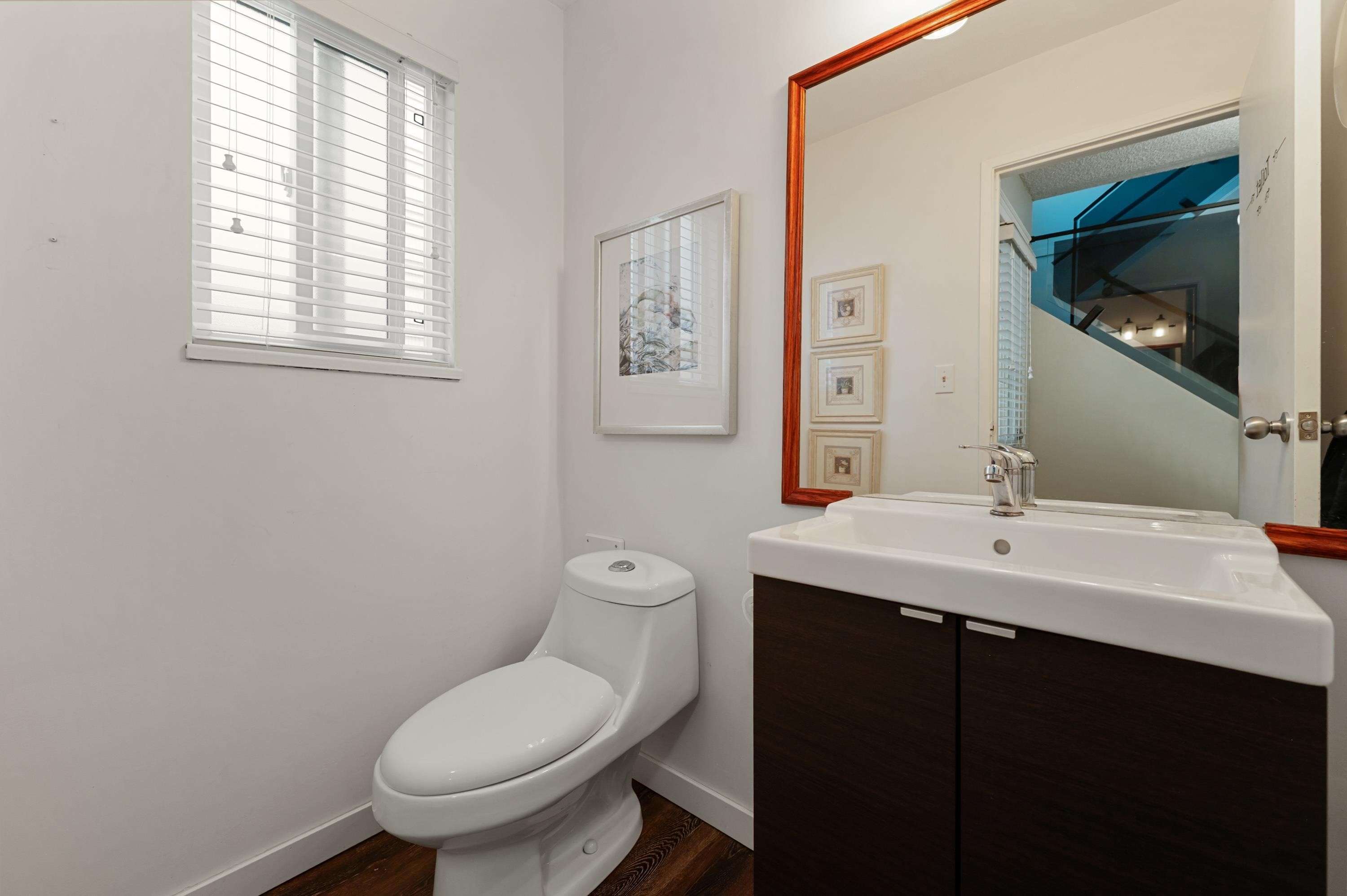3358 Jervis Street, Port Coquitlam, BC - Indoor Photo Showing Bathroom