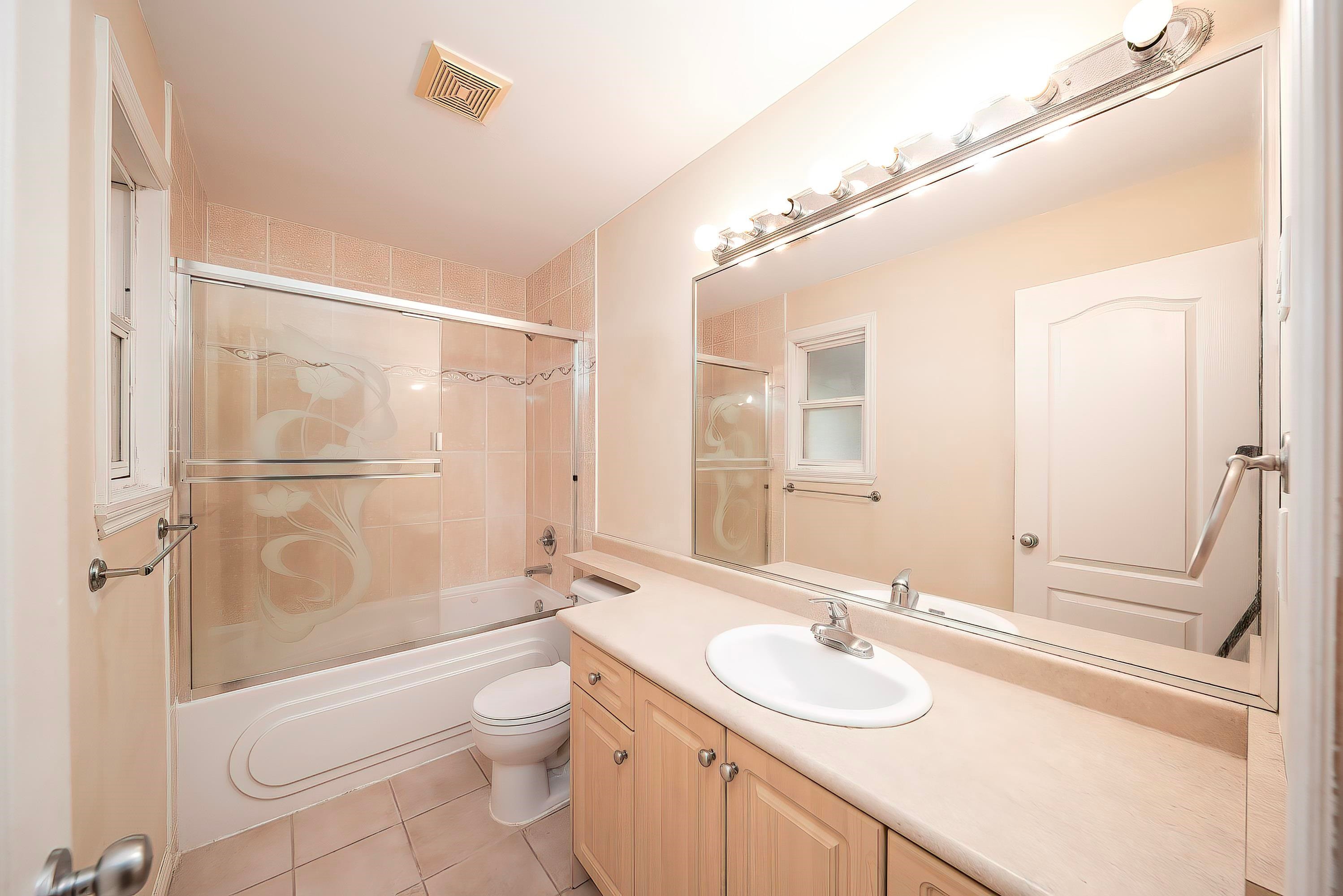 7431 14Th Avenue, Burnaby, BC