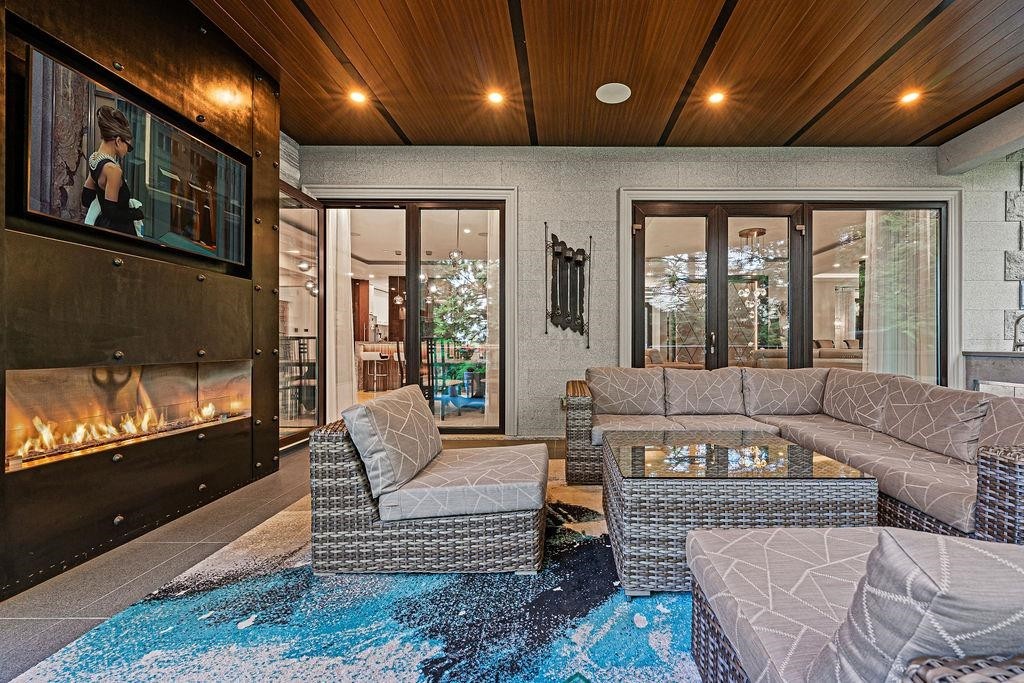 558 Glenross Road, West Vancouver, BC - Indoor Photo Showing Living Room