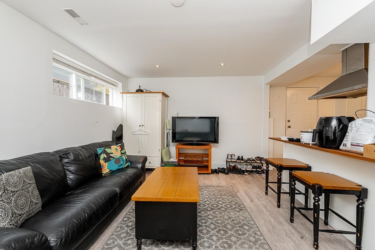 4377 Mountain Highway, North Vancouver, BC