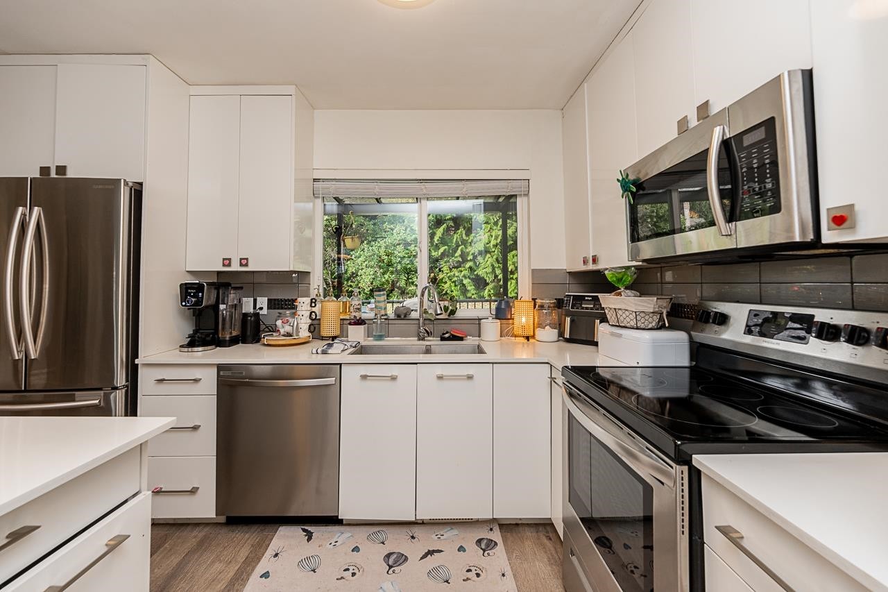 4377 Mountain Highway, North Vancouver, BC