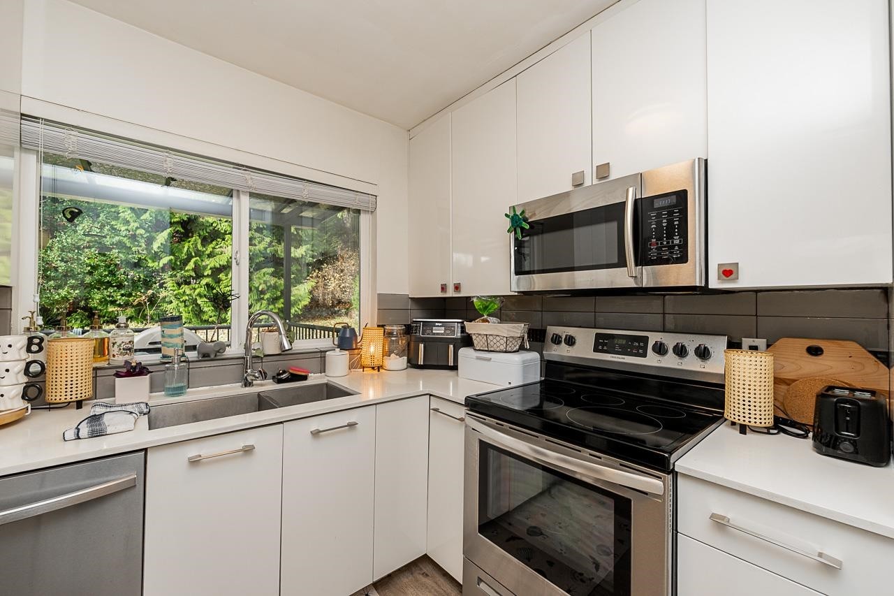 4377 Mountain Highway, North Vancouver, BC