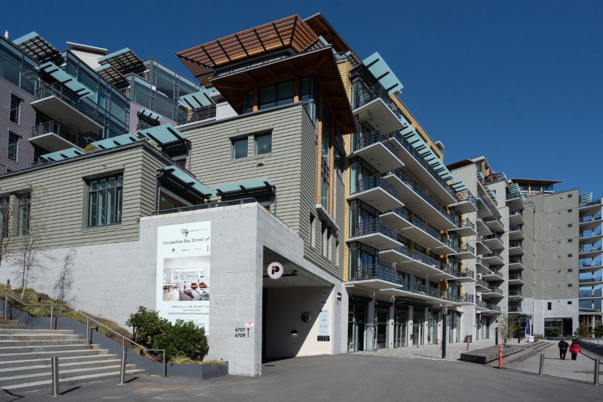 406-6707 Nelson Avenue, West Vancouver, BC