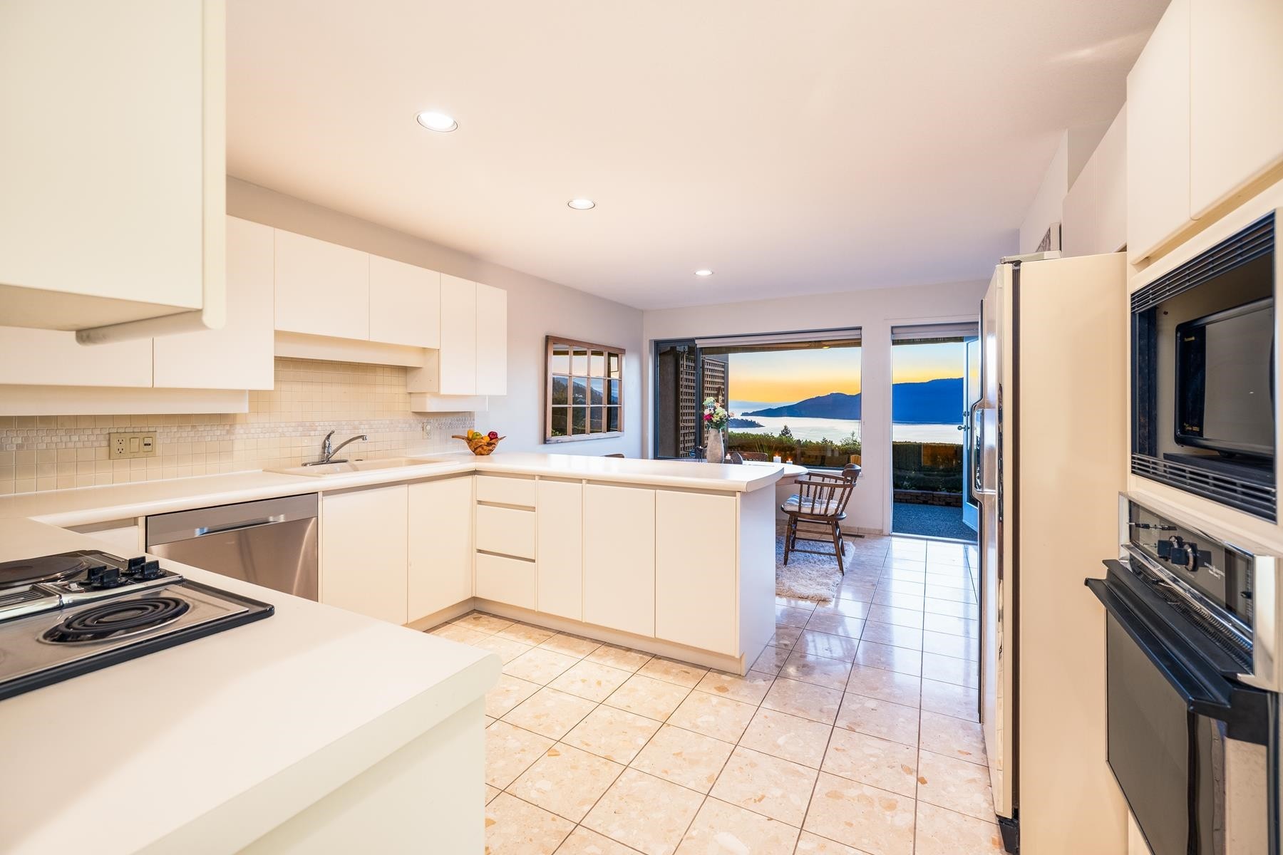 5360 Meadfeild Road, West Vancouver, BC