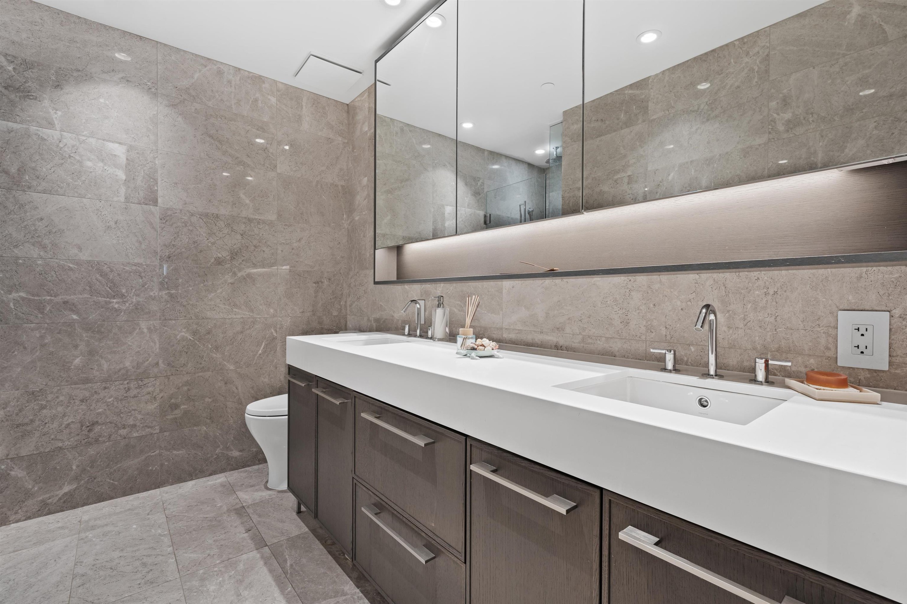 103-1055 Ridgewood Drive, North Vancouver, BC