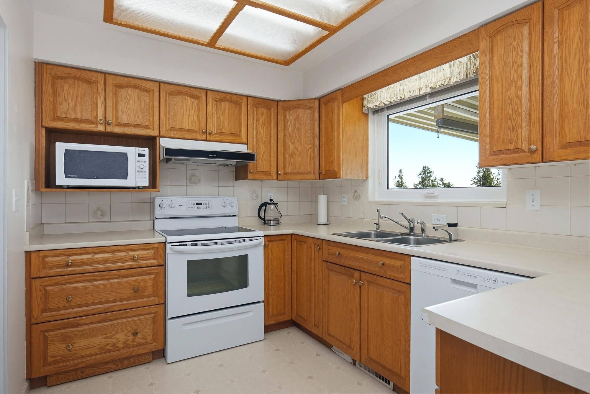 1162 Madore Avenue, Coquitlam, BC