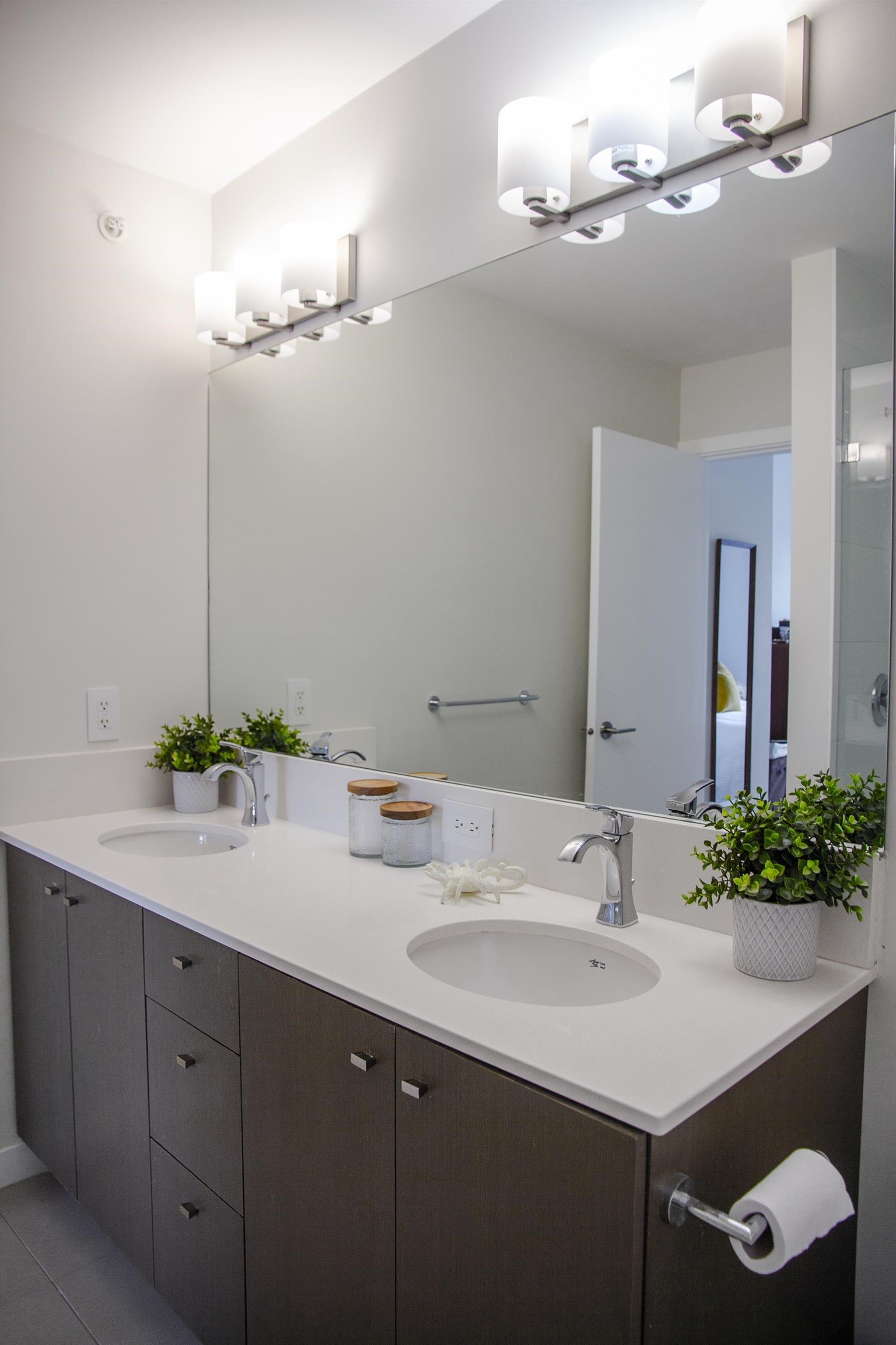 5915 Beachgate Lane, Sechelt, BC - Indoor Photo Showing Bathroom