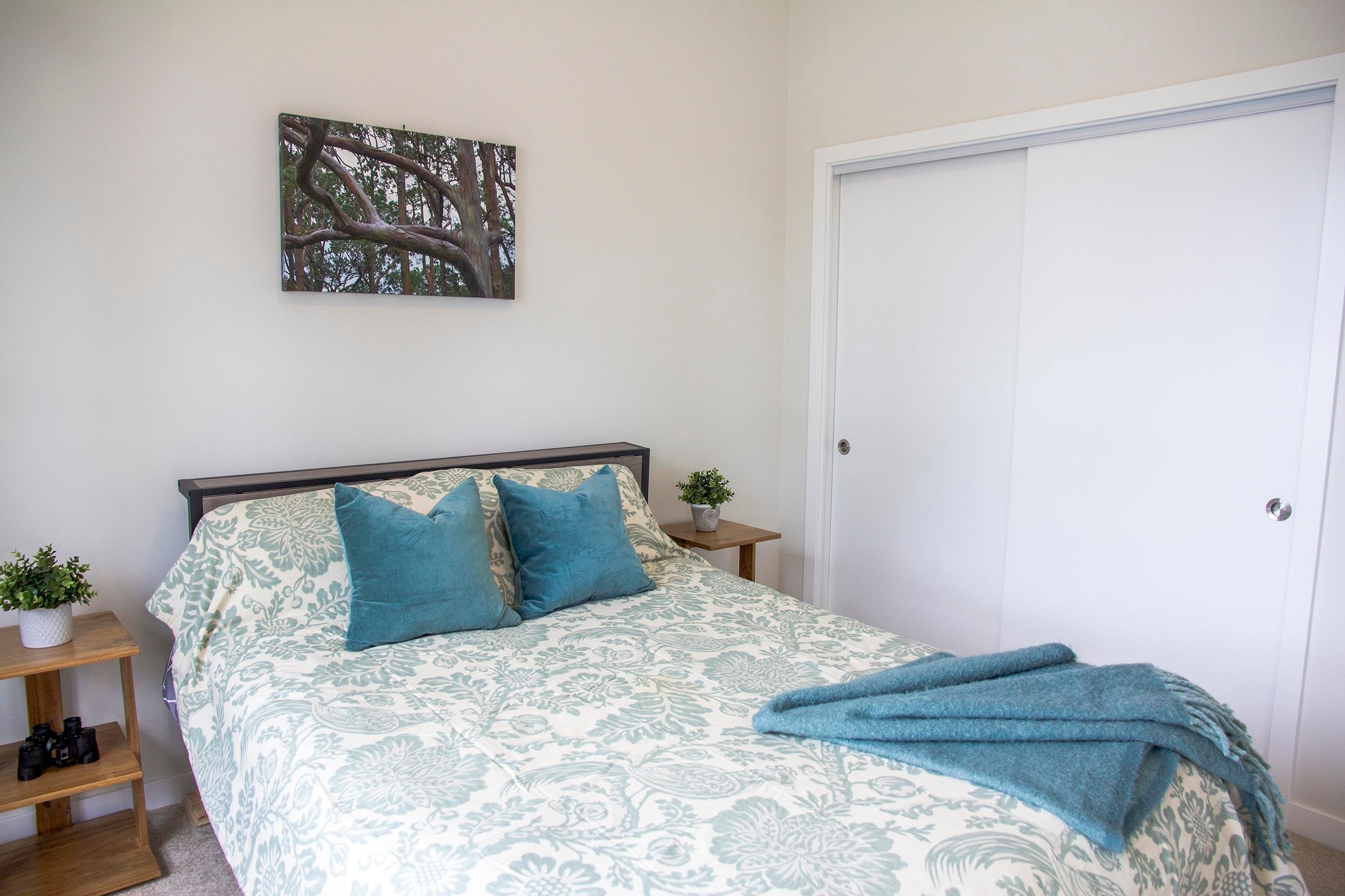 5915 Beachgate Lane, Sechelt, BC - Indoor Photo Showing Bedroom
