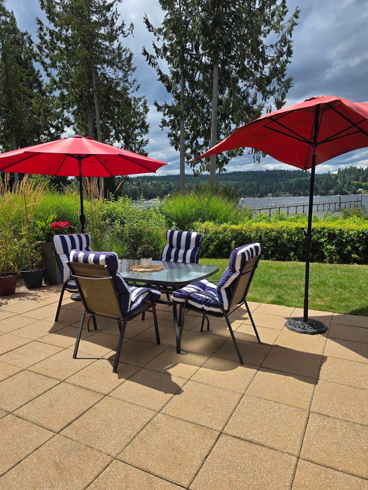 5915 Beachgate Lane, Sechelt, BC - Outdoor With Deck Patio Veranda