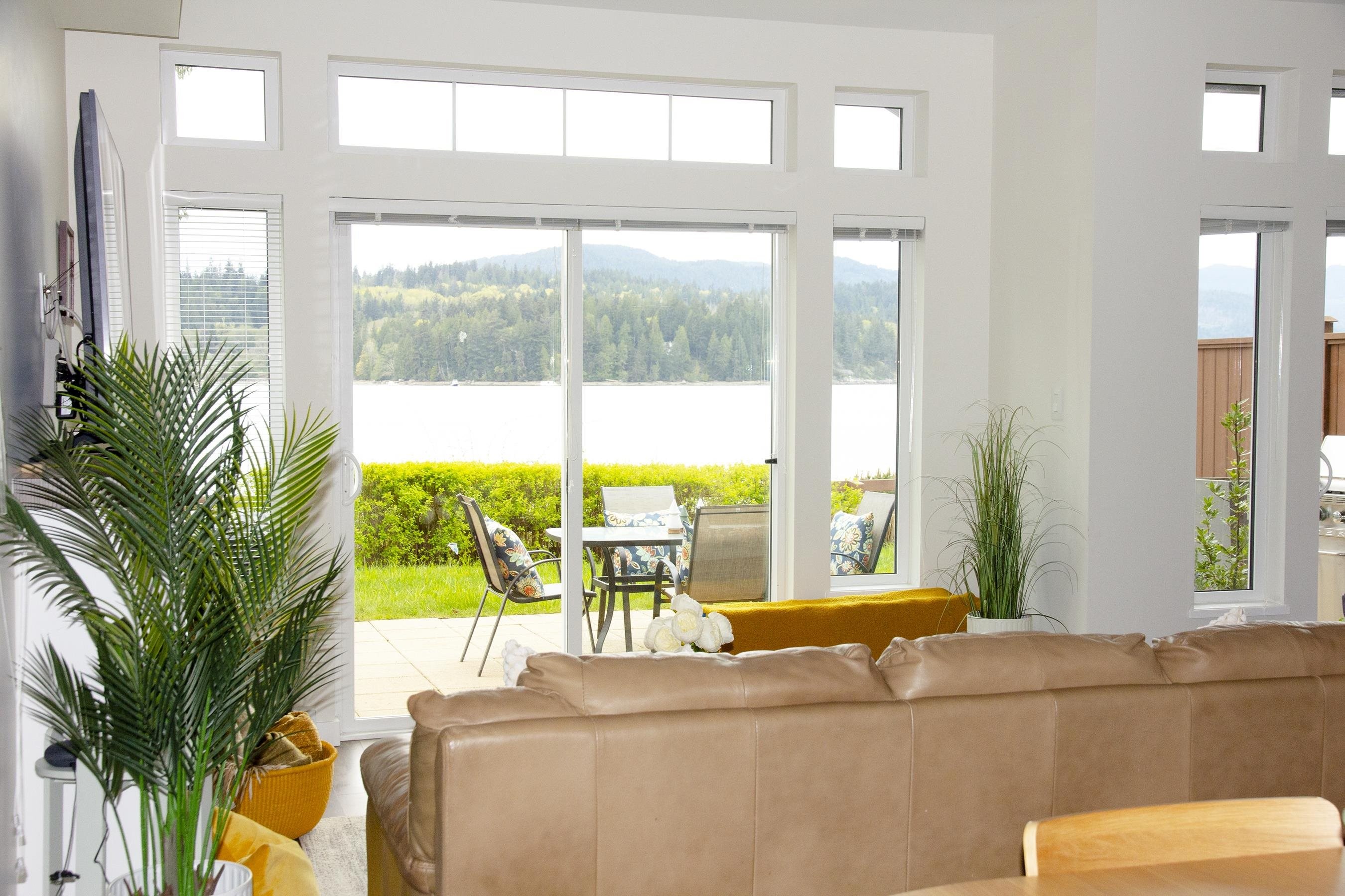 5915 Beachgate Lane, Sechelt, BC - Indoor