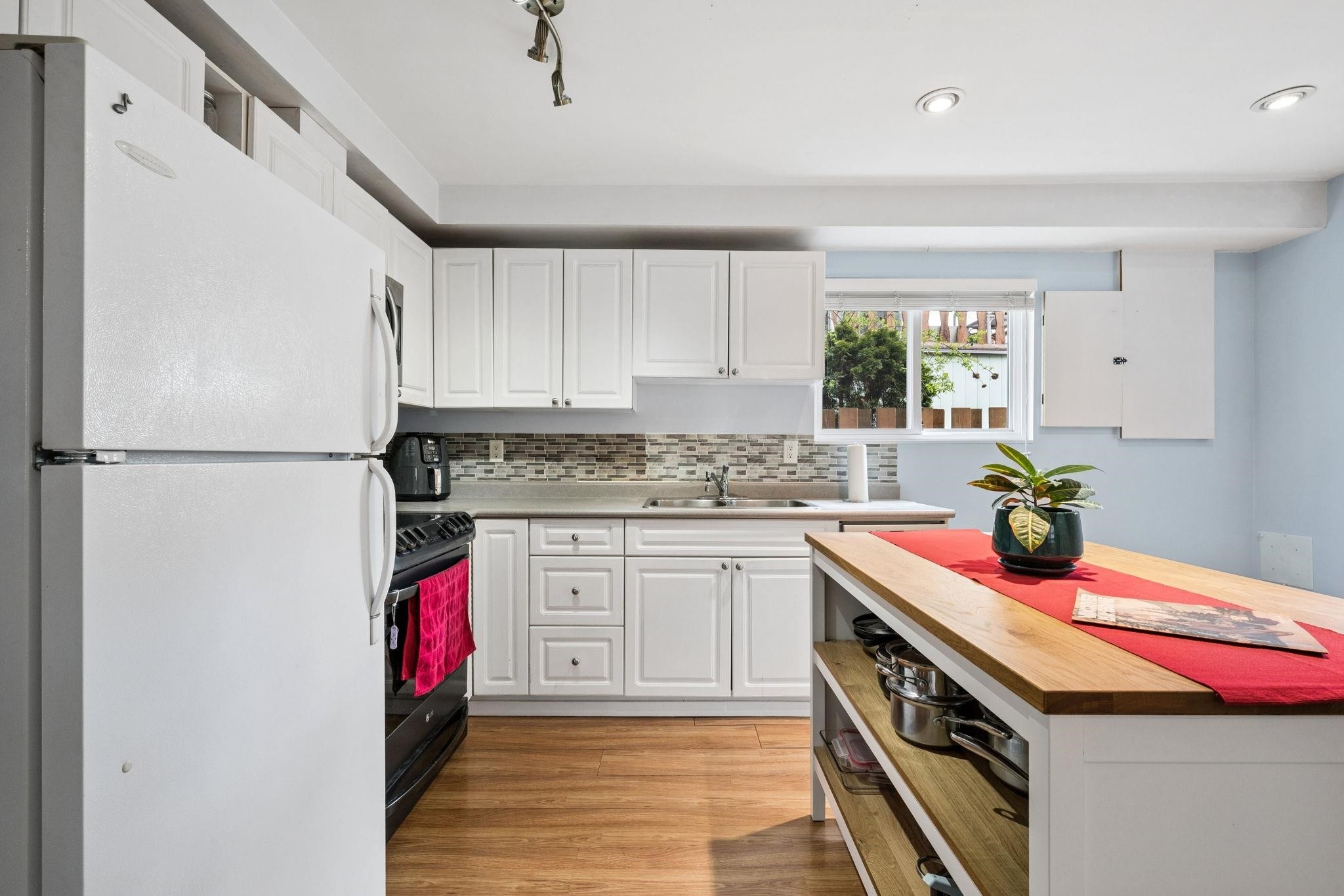 2050 13Th Avenue E, Vancouver, BC