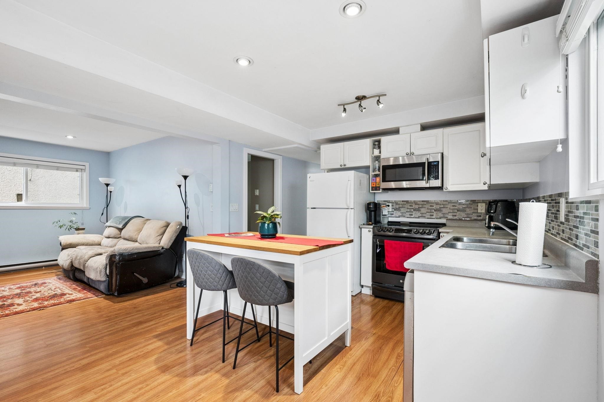 2050 13Th Avenue E, Vancouver, BC