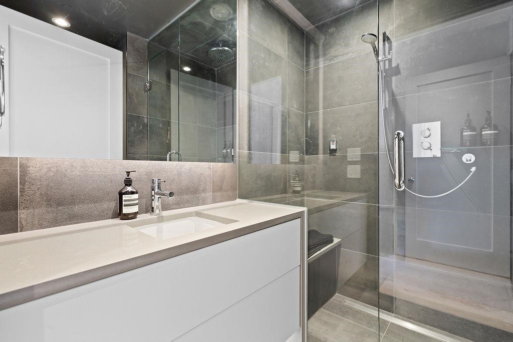 867 Georgia Street E, Vancouver, BC