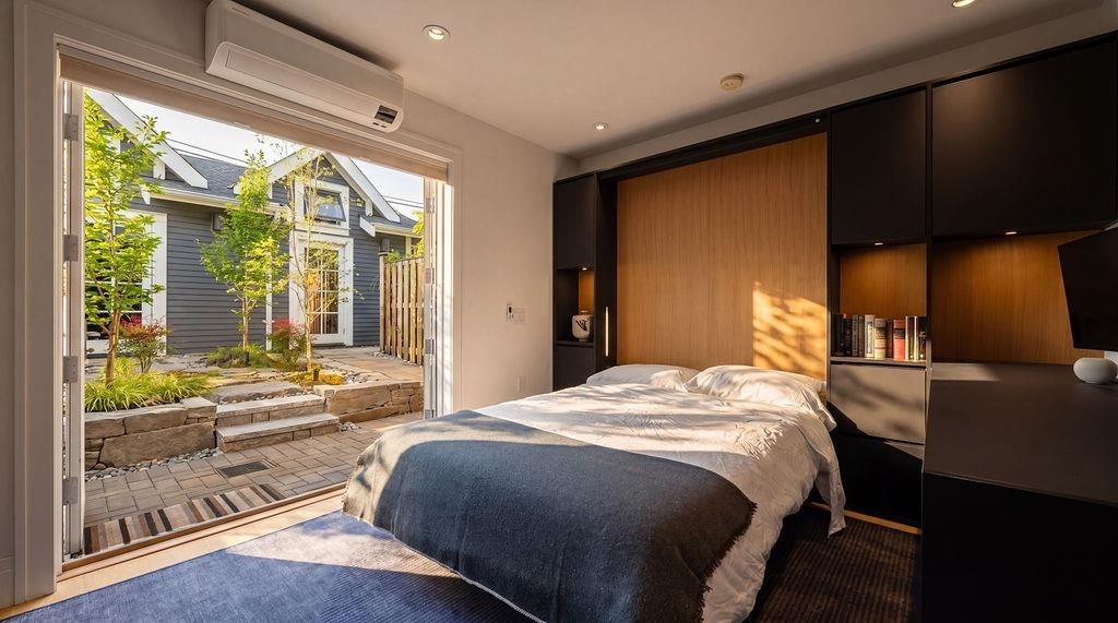 867 Georgia Street E, Vancouver, BC