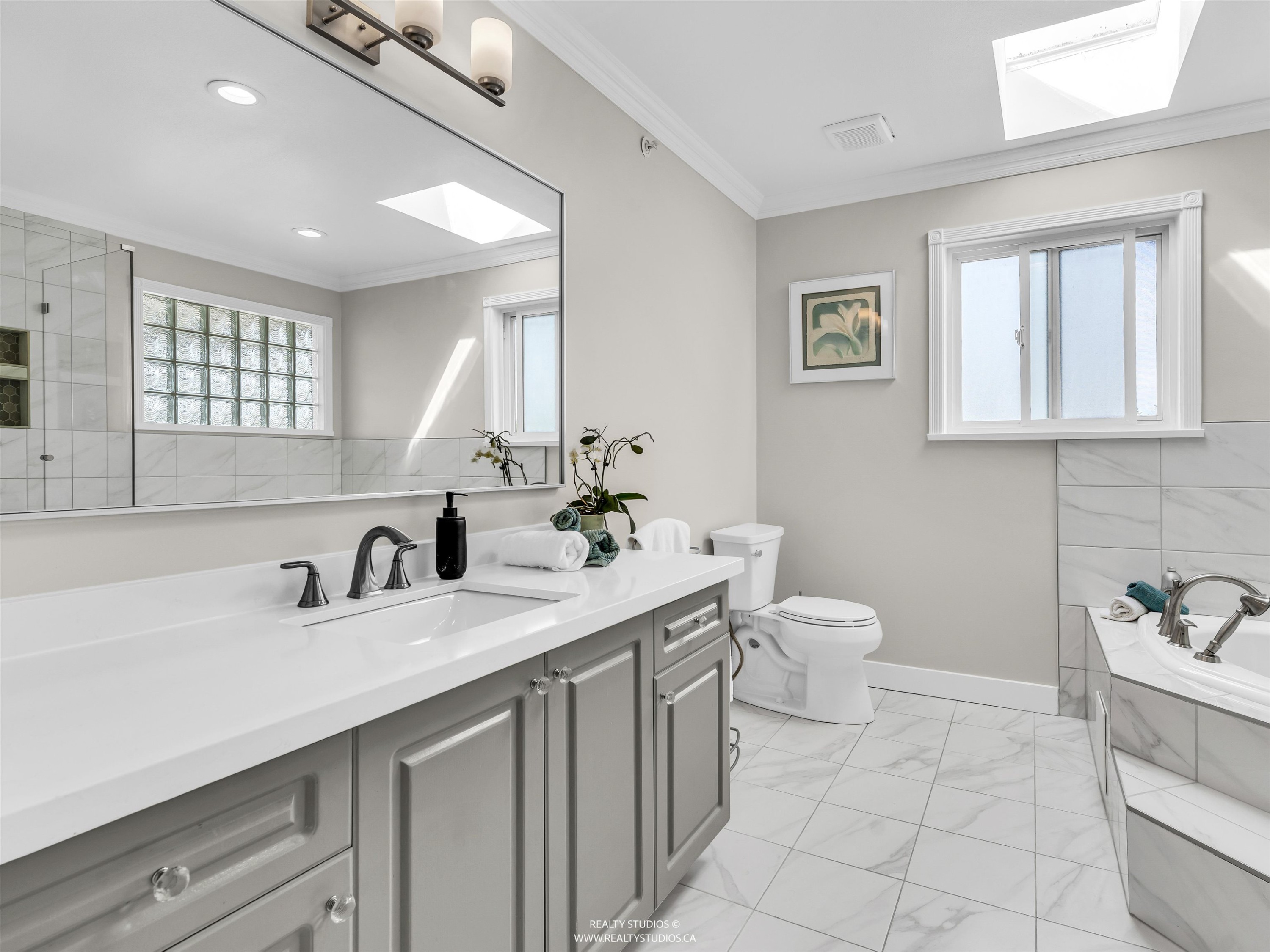 627 30Th Avenue E, Vancouver, BC